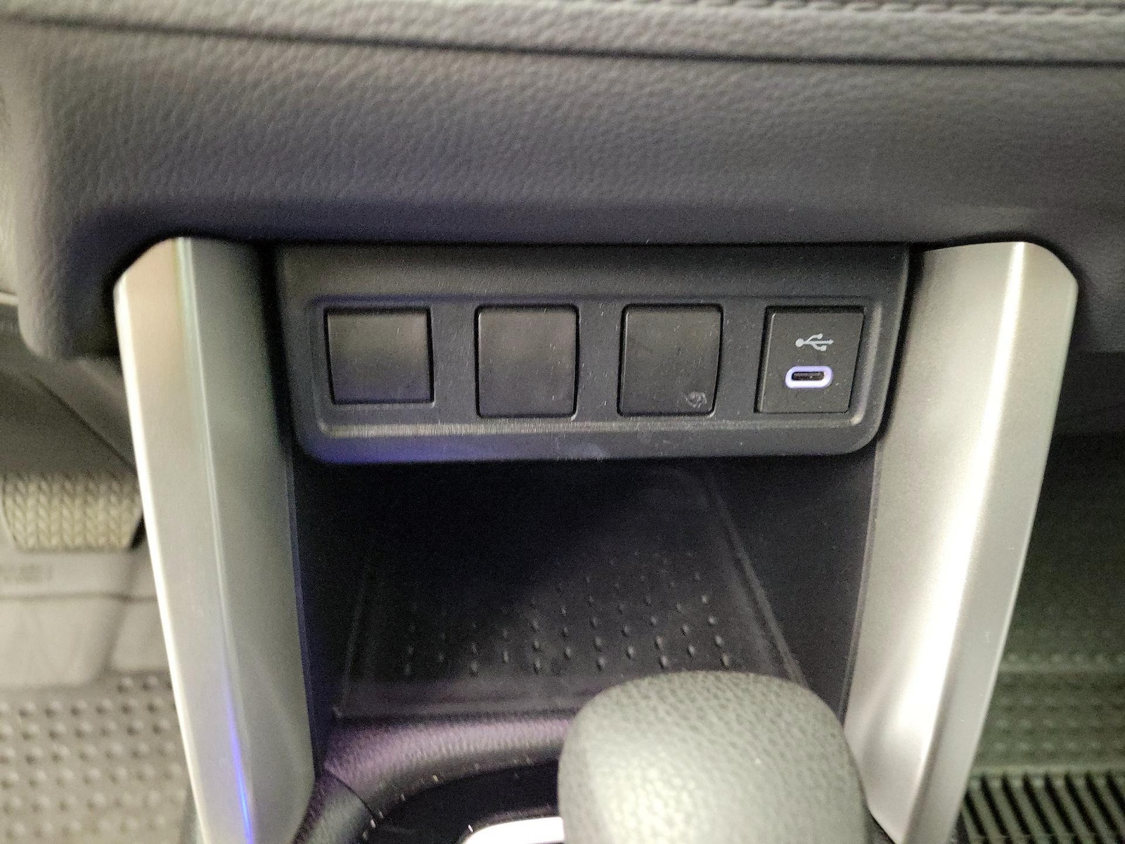 2024 Toyota Corolla Cross S - Photo 19