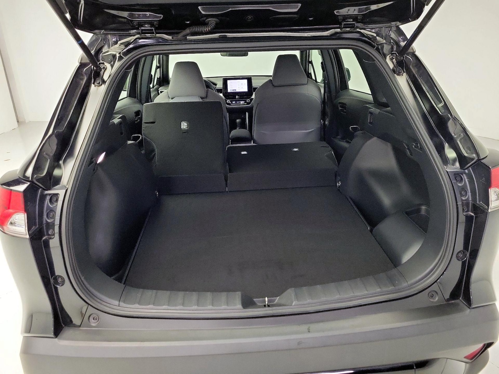 2024 Toyota Corolla Cross S - Photo 22