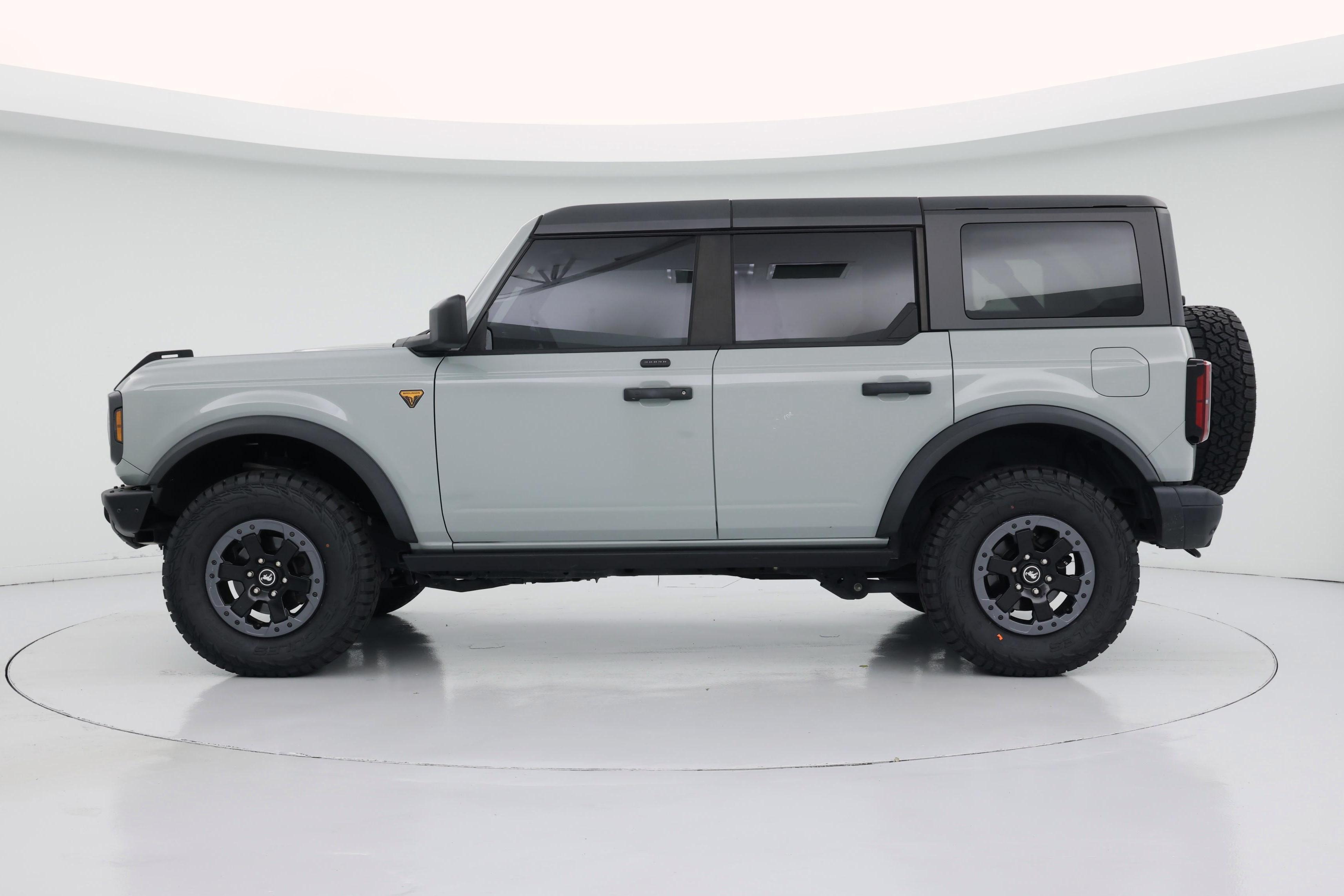 Thumbnail: 2021 Ford Bronco - 3