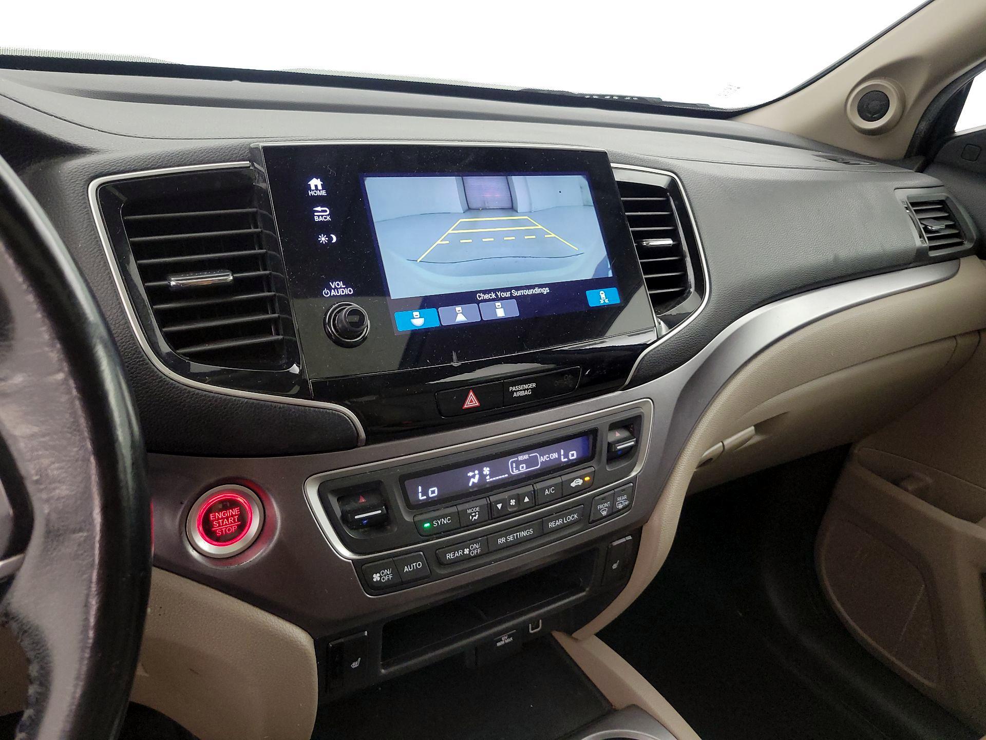 Thumbnail: 2019 Honda Pilot - 14