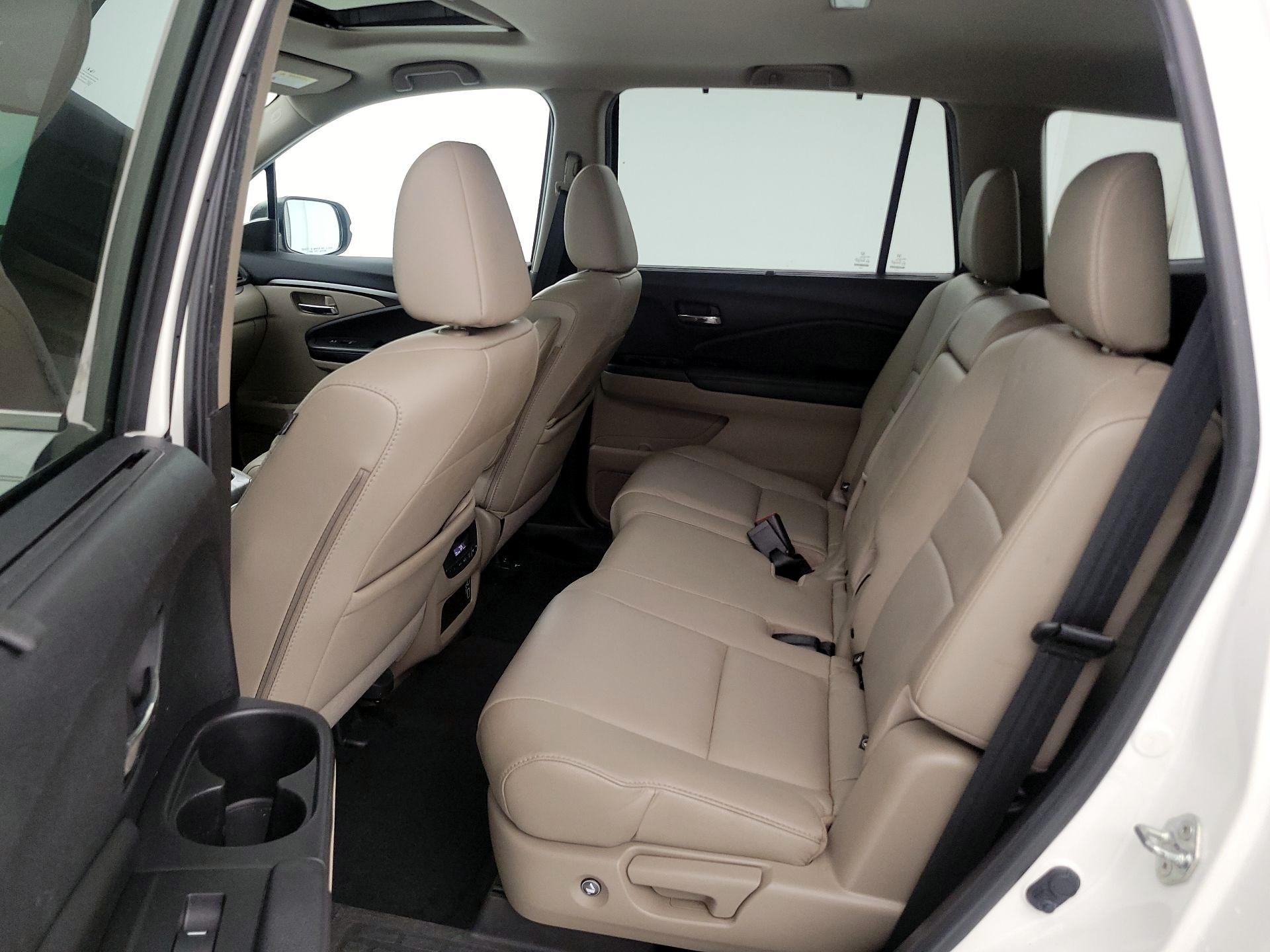 Thumbnail: 2019 Honda Pilot - 20