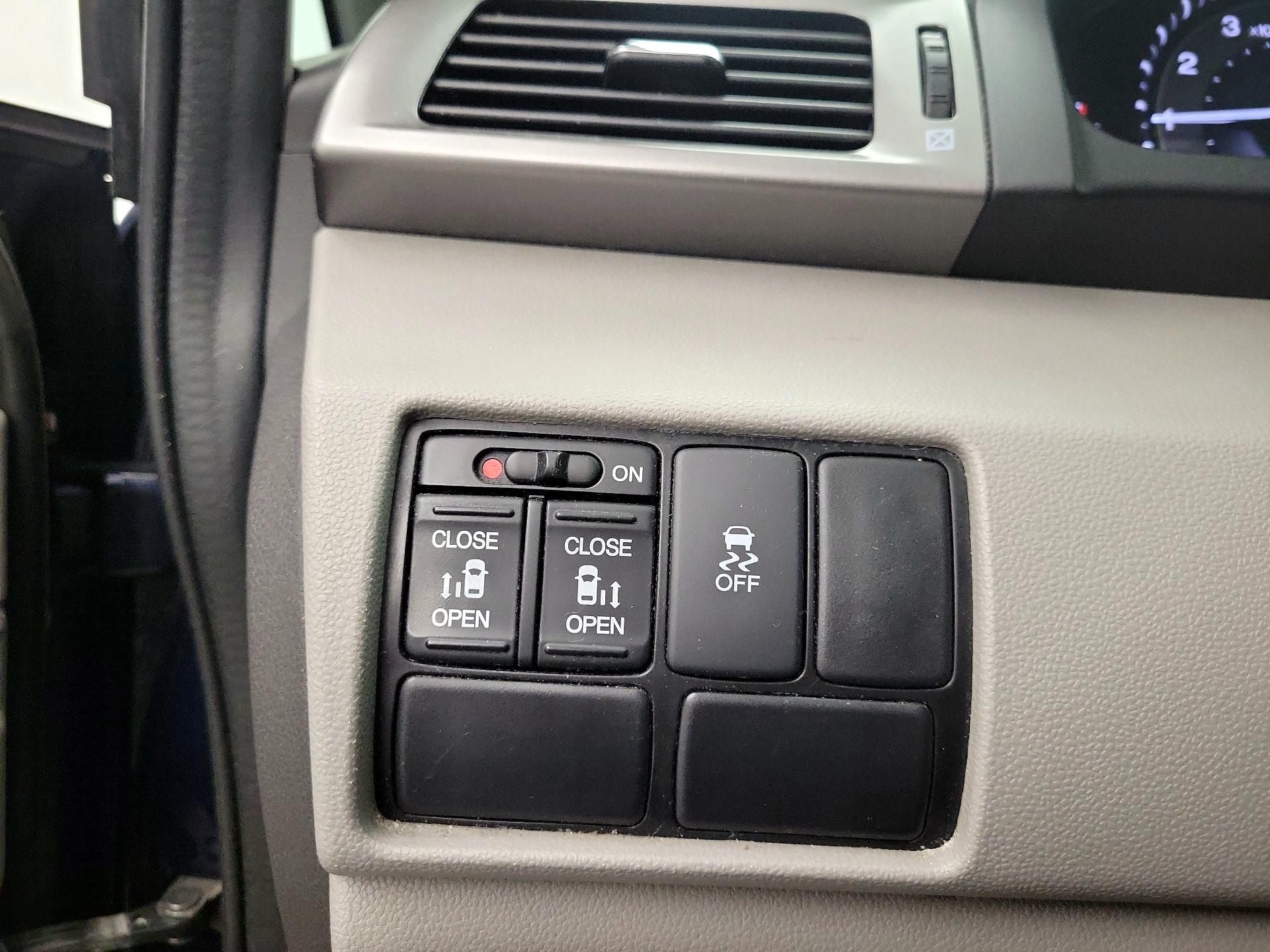 Thumbnail: 2016 Honda Odyssey - 13