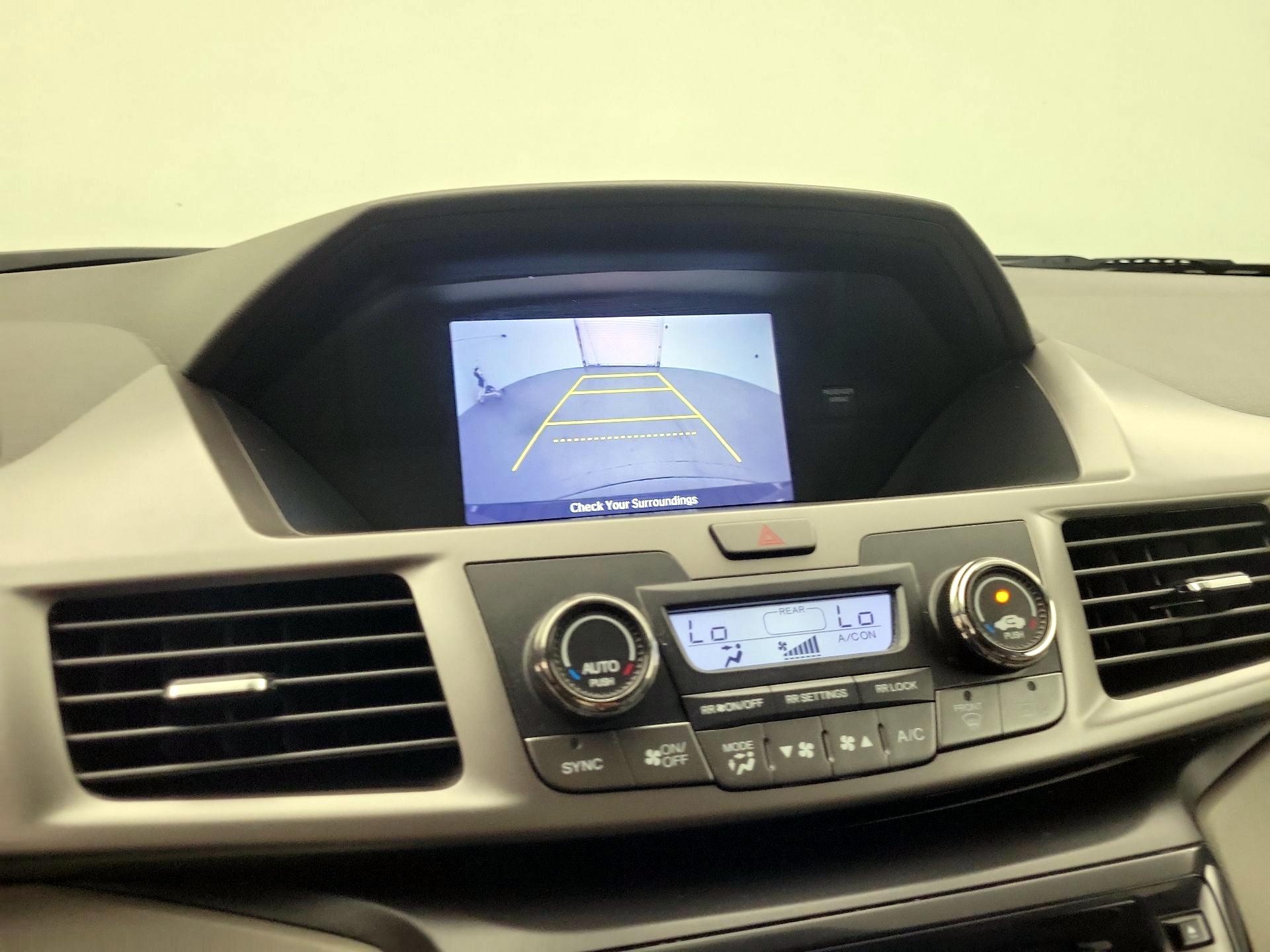 Thumbnail: 2016 Honda Odyssey - 14