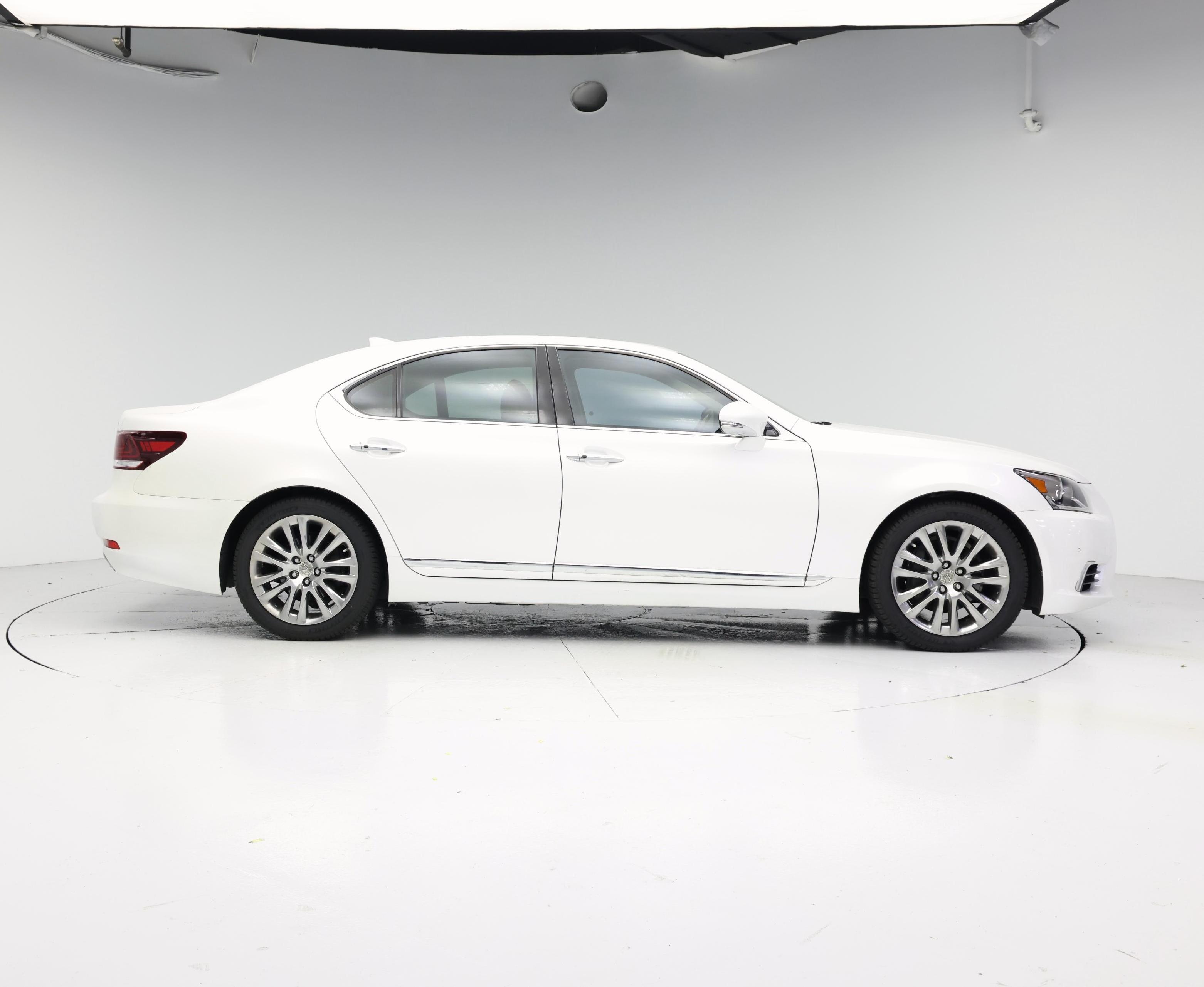 Thumbnail: 2016 Lexus LS - 7