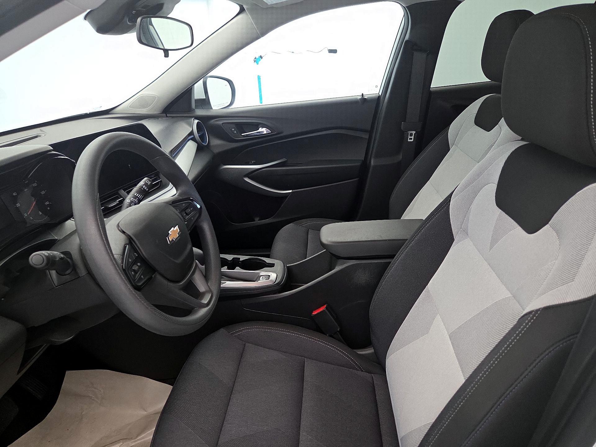 Thumbnail: 2025 Chevrolet Trax - 11