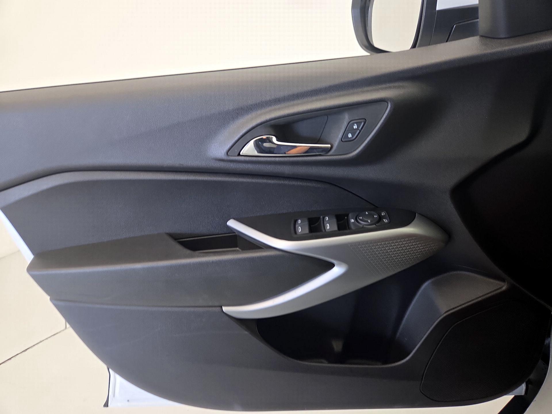 Thumbnail: 2025 Chevrolet Trax - 12