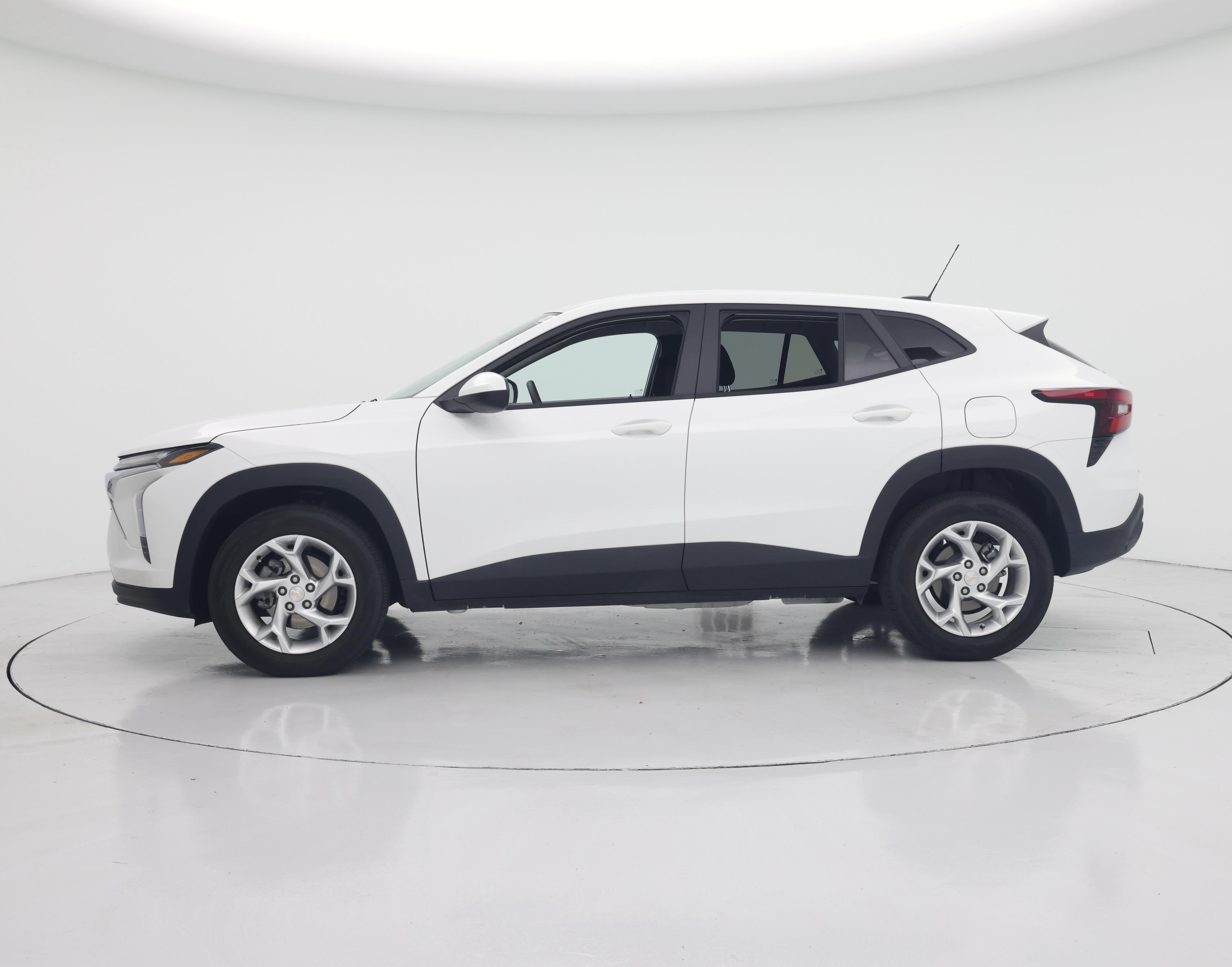 Thumbnail: 2025 Chevrolet Trax - 3