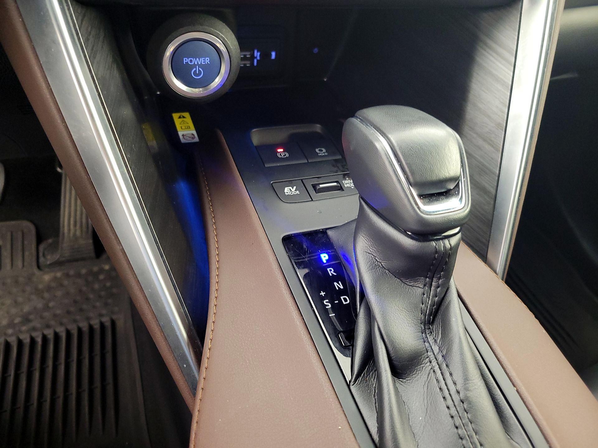 Thumbnail: 2022 Toyota Venza - 17