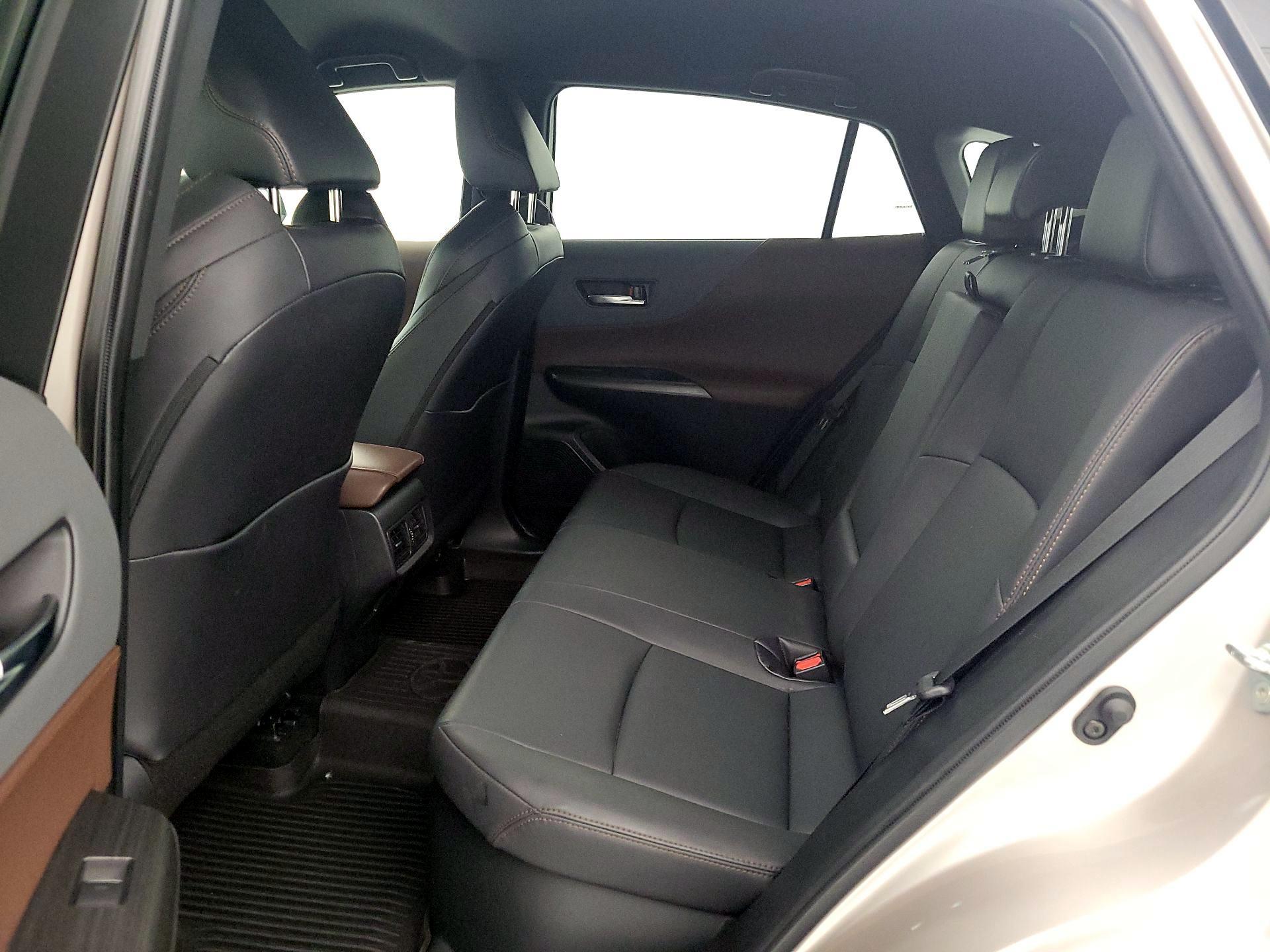 Thumbnail: 2022 Toyota Venza - 19