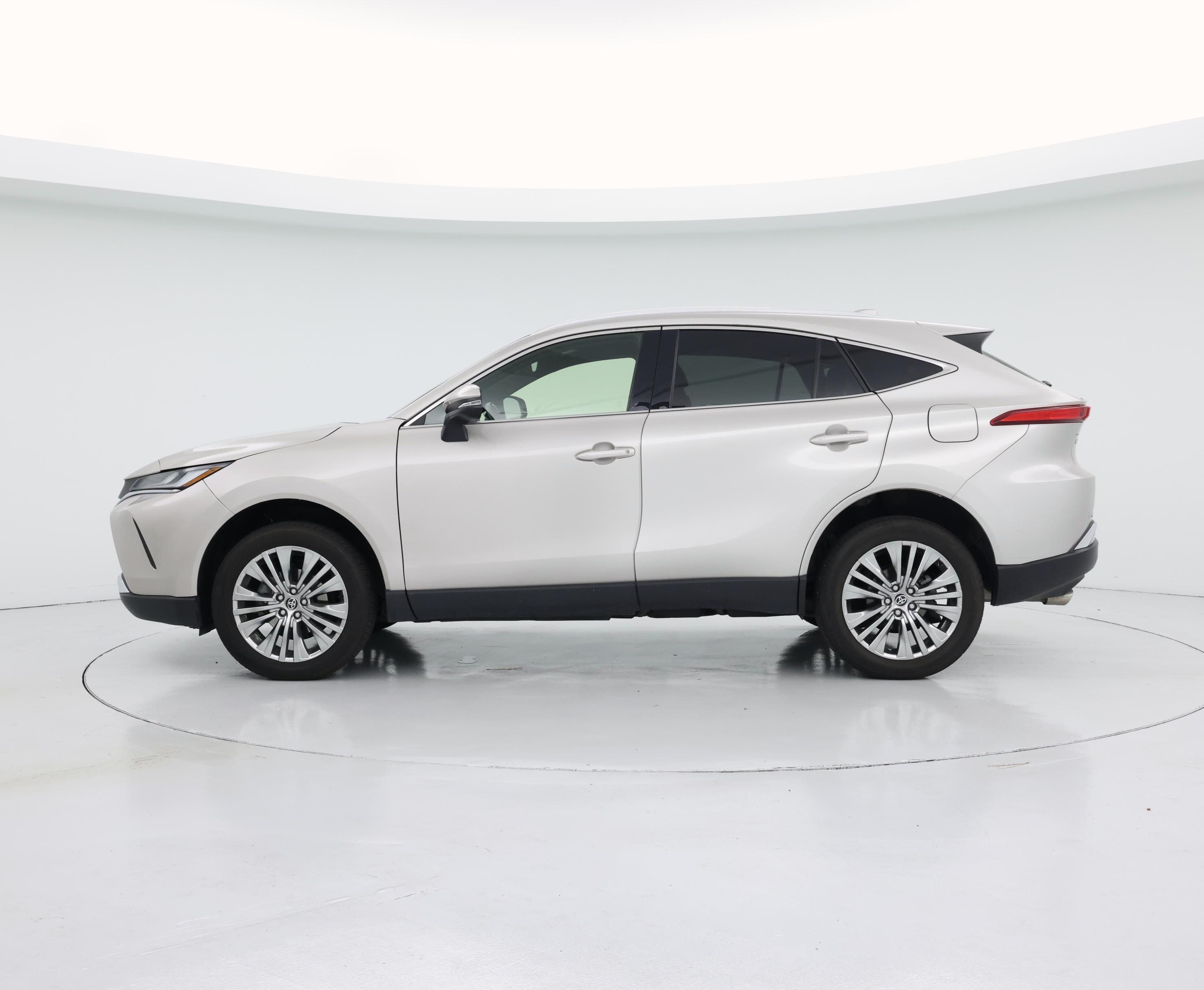 Thumbnail: 2022 Toyota Venza - 3