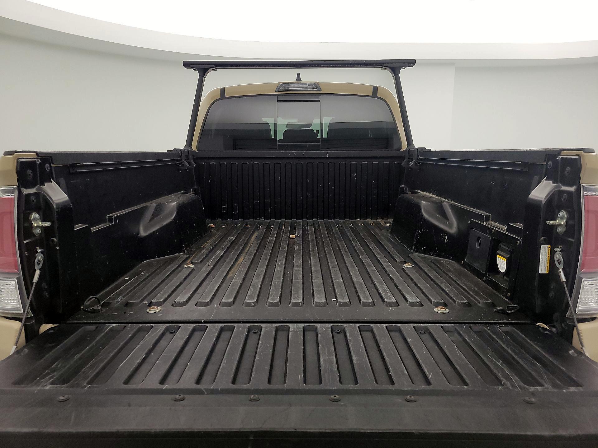 Thumbnail: 2020 Toyota Tacoma - 20