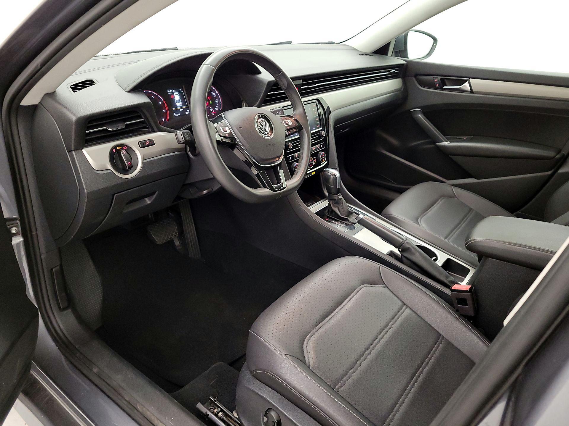 Thumbnail: 2022 Volkswagen Passat - 11