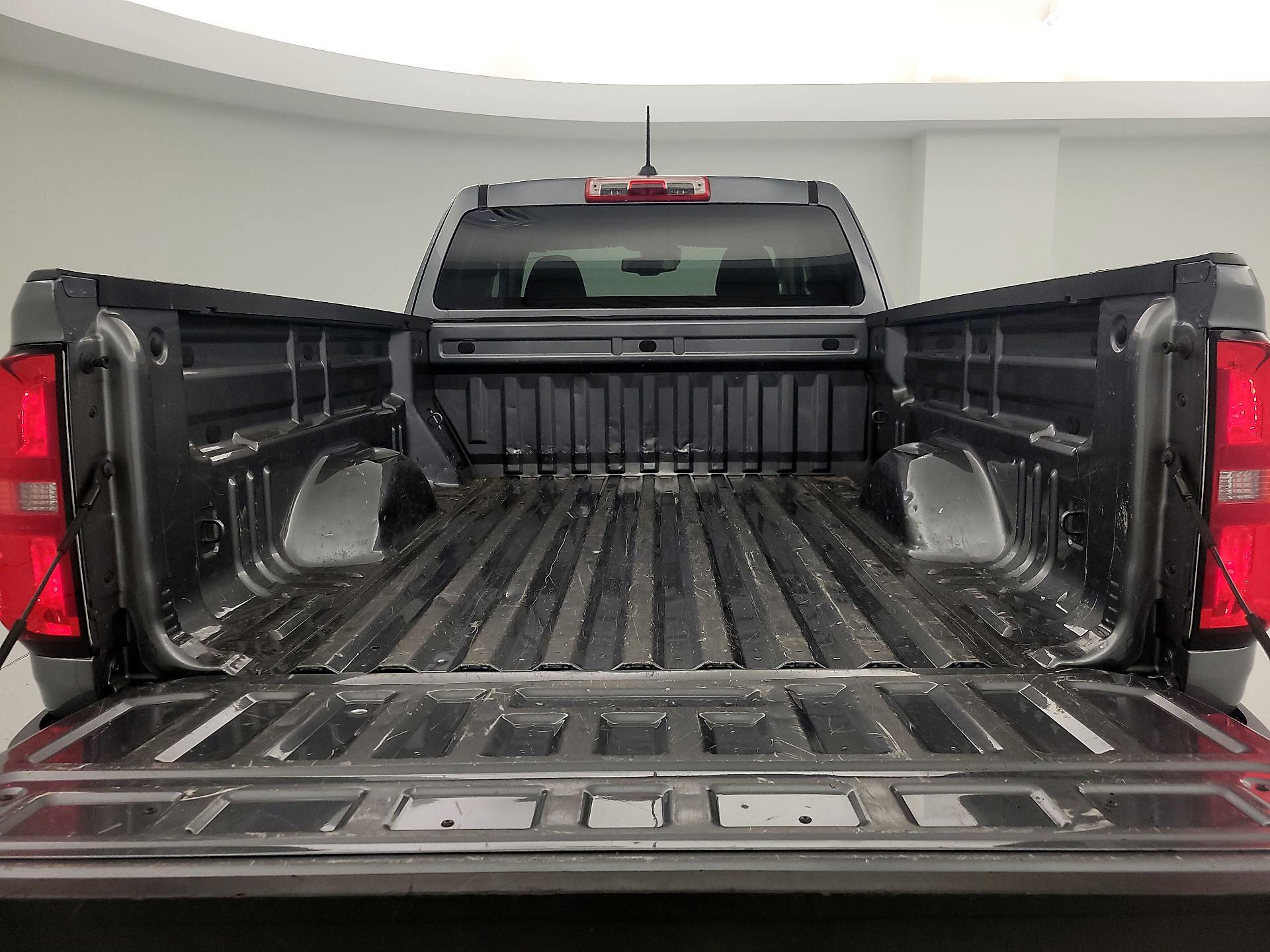 Thumbnail: 2021 Chevrolet Colorado - 19
