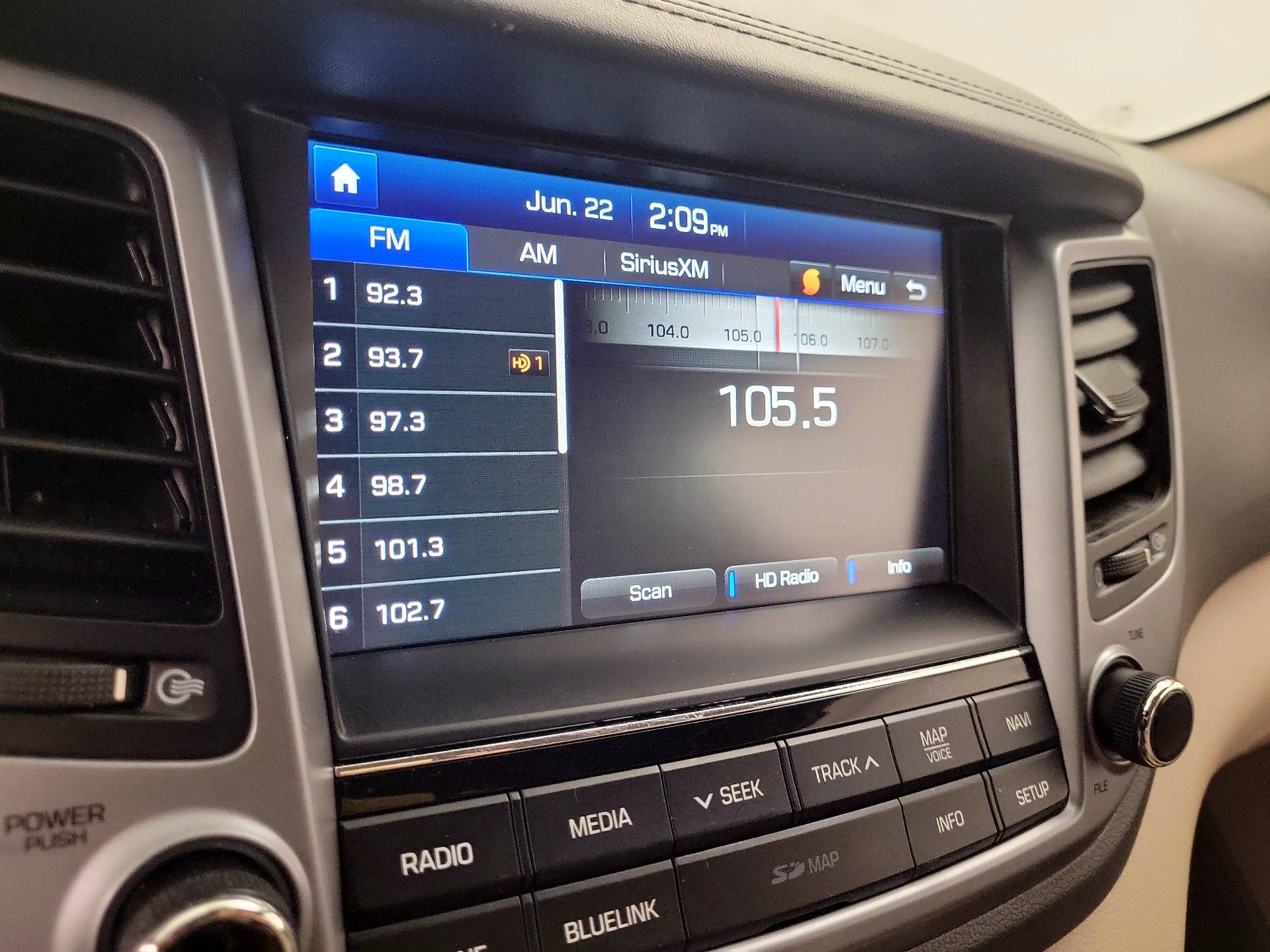 Thumbnail: 2016 Hyundai Tucson - 16