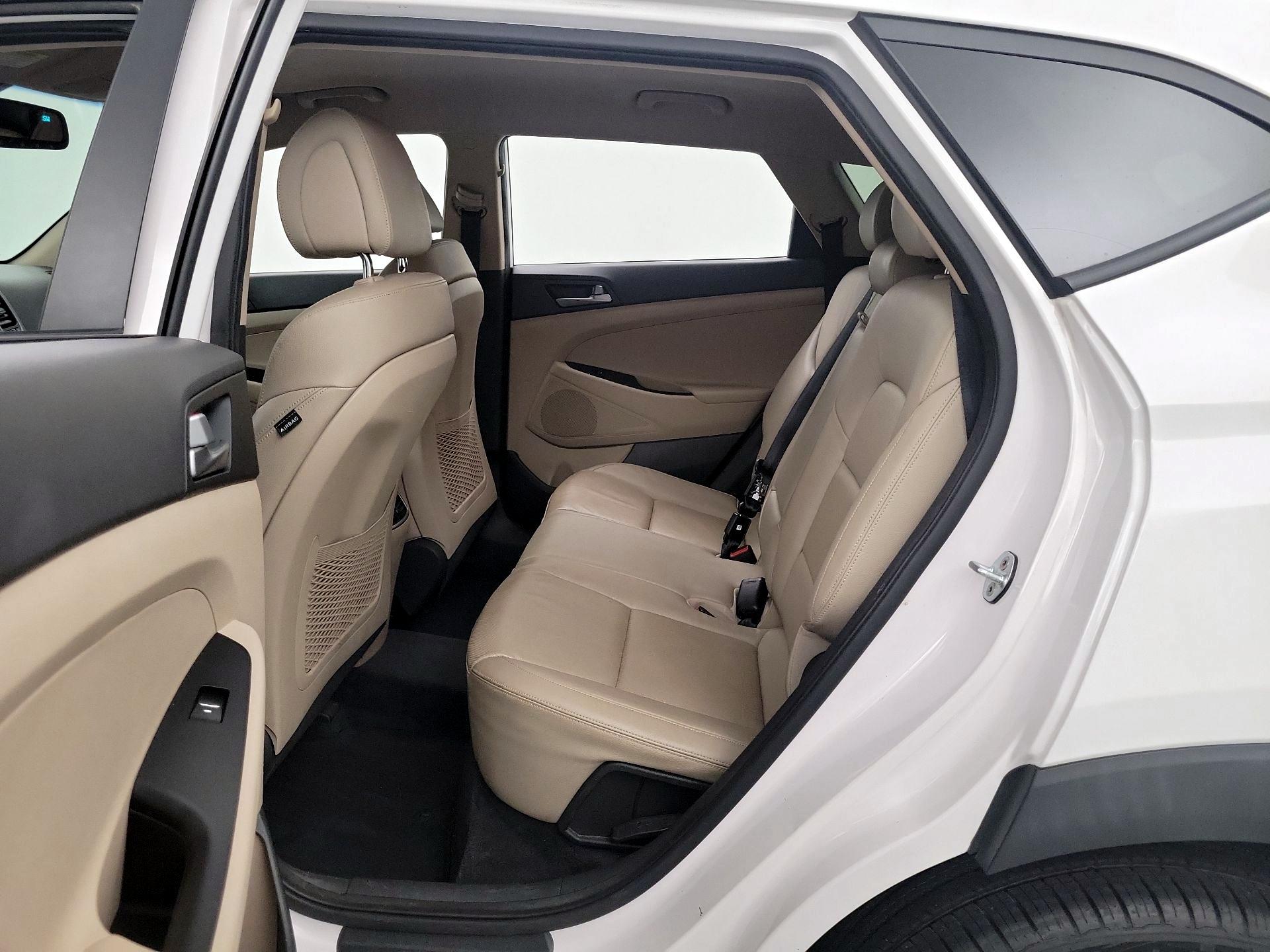 Thumbnail: 2016 Hyundai Tucson - 20
