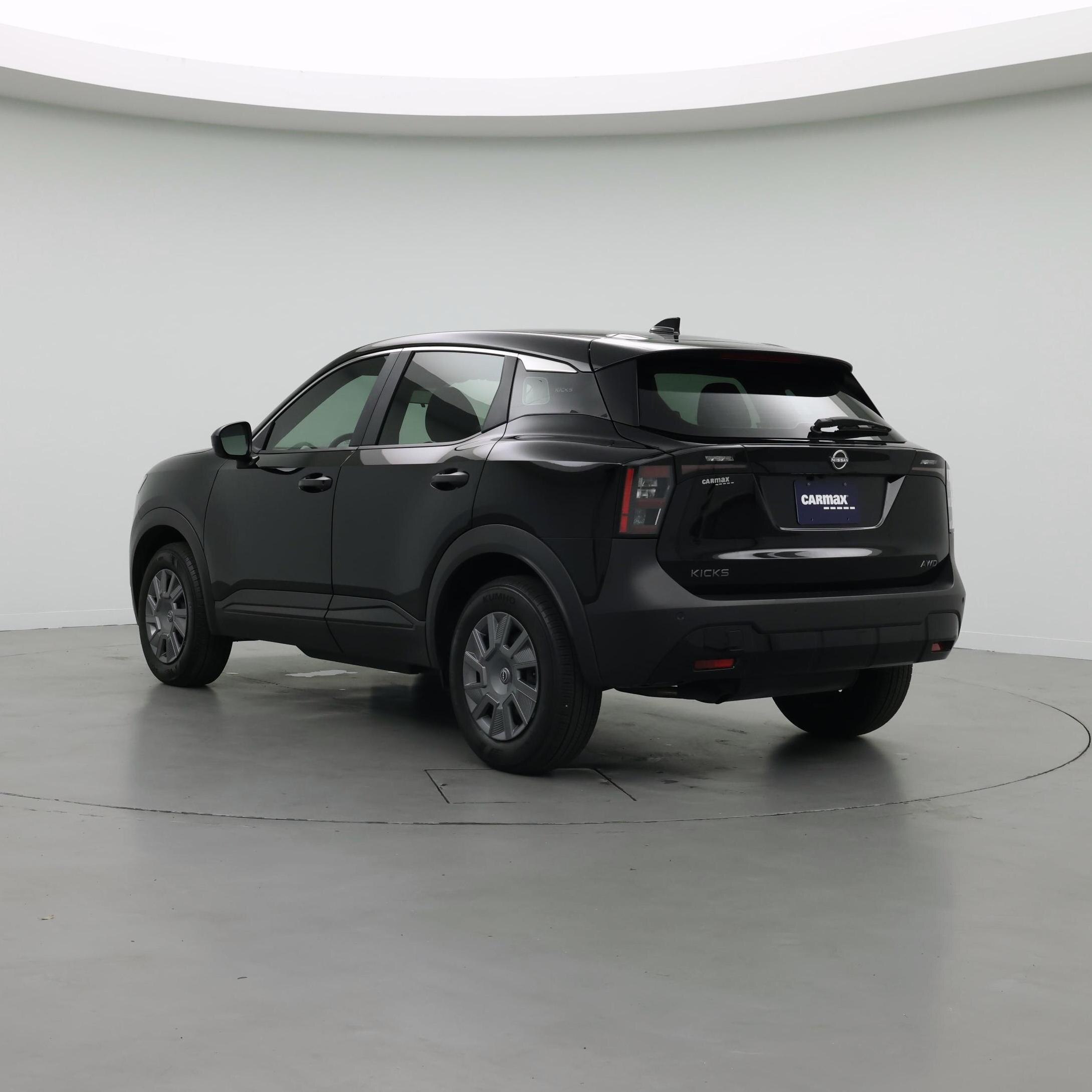 Thumbnail: 2025 Nissan Kicks - 2