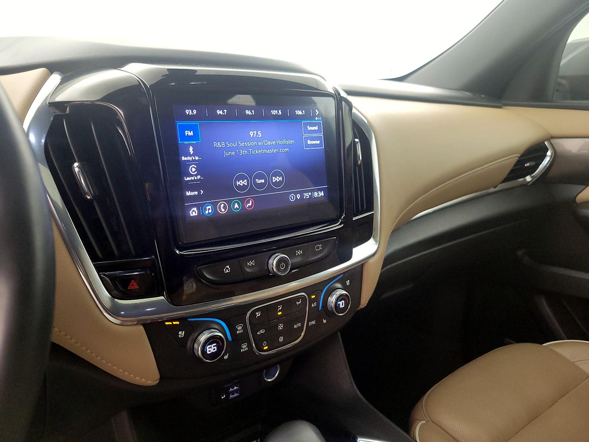 Thumbnail: 2023 Chevrolet Traverse - 16