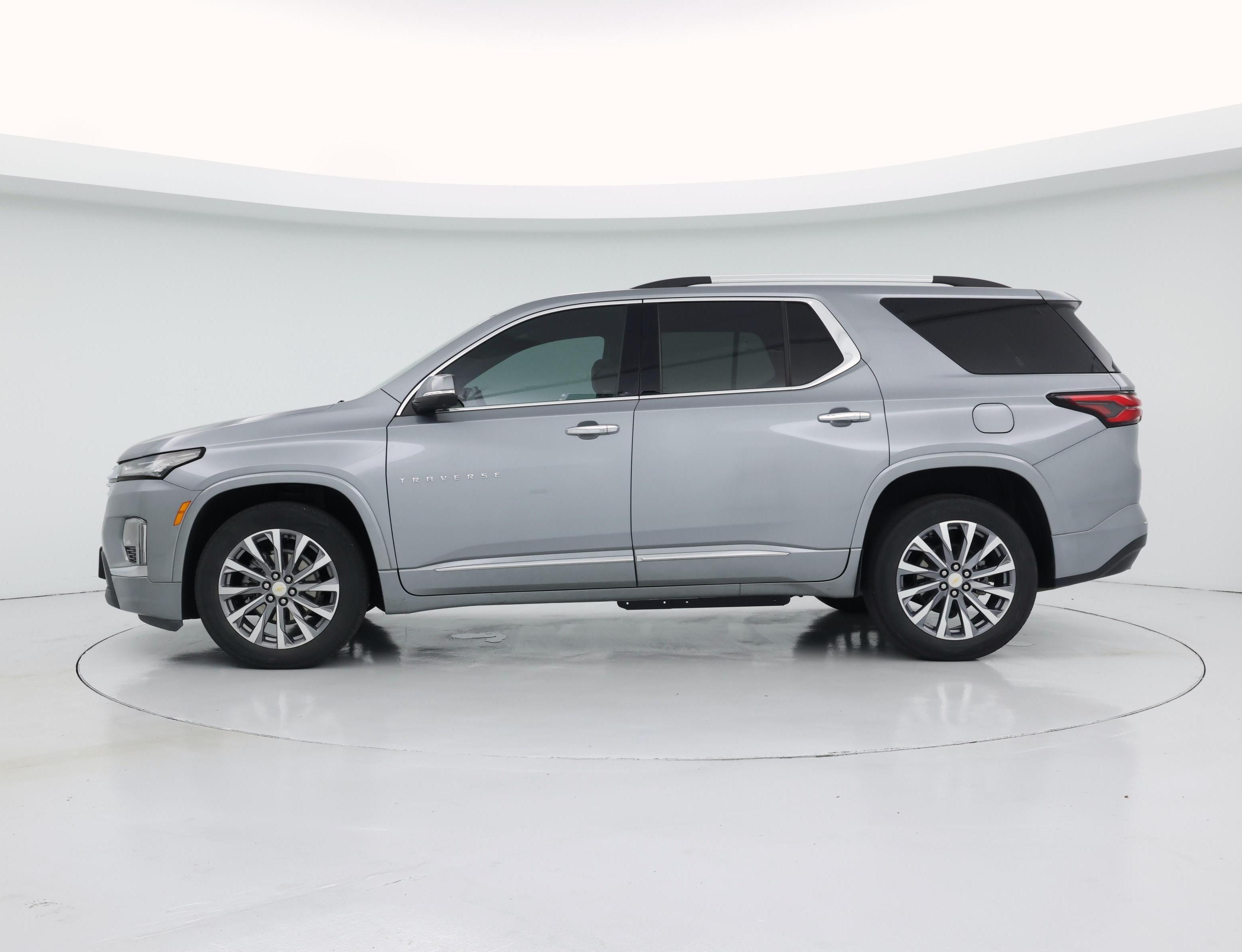 Thumbnail: 2023 Chevrolet Traverse - 3
