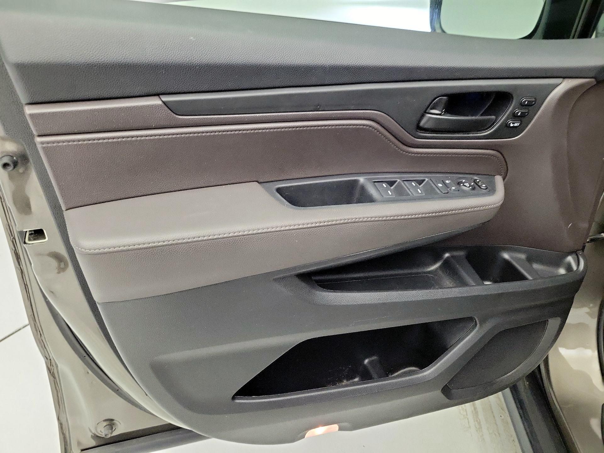 Thumbnail: 2021 Honda Odyssey - 12