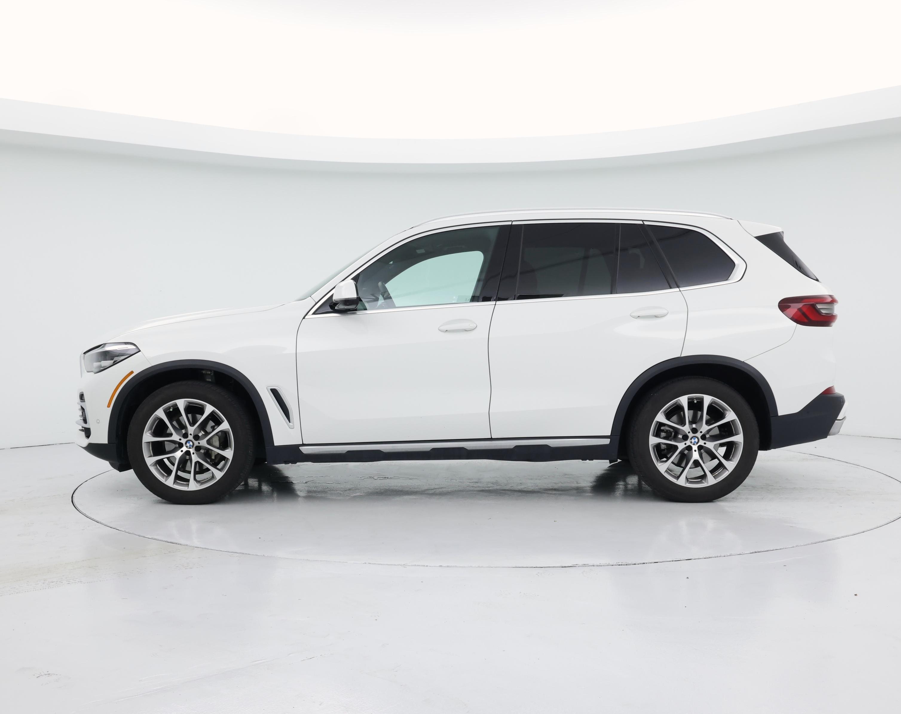 Thumbnail: 2023 BMW X5 - 3
