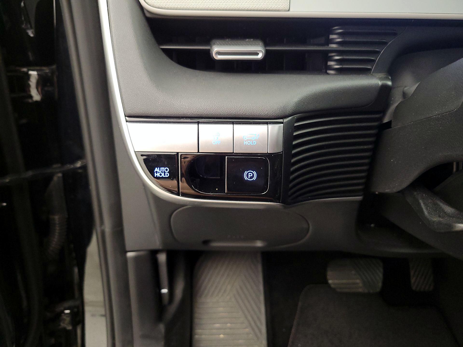 Thumbnail: 2023 Hyundai Ioniq 5 - 13