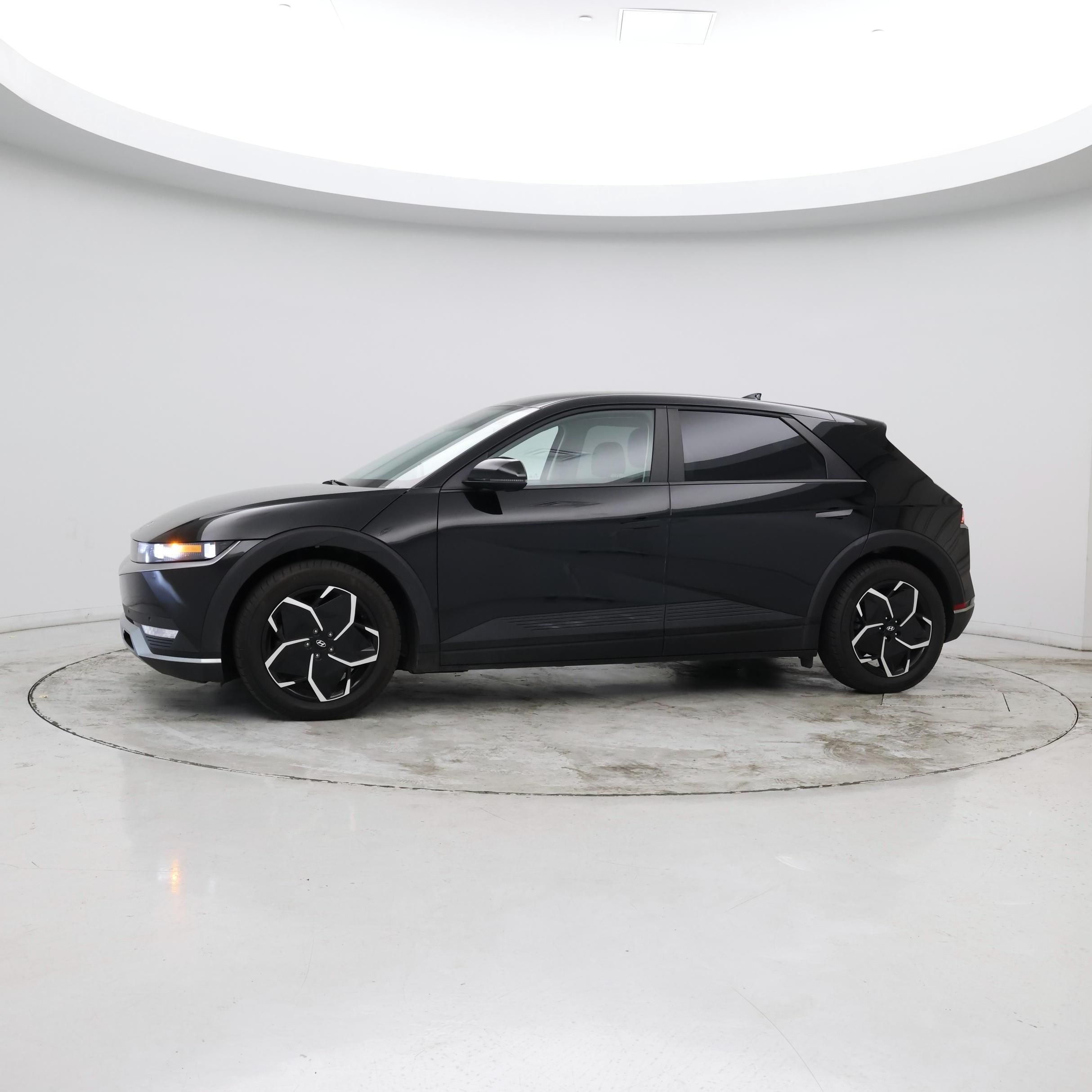 Thumbnail: 2023 Hyundai Ioniq 5 - 4