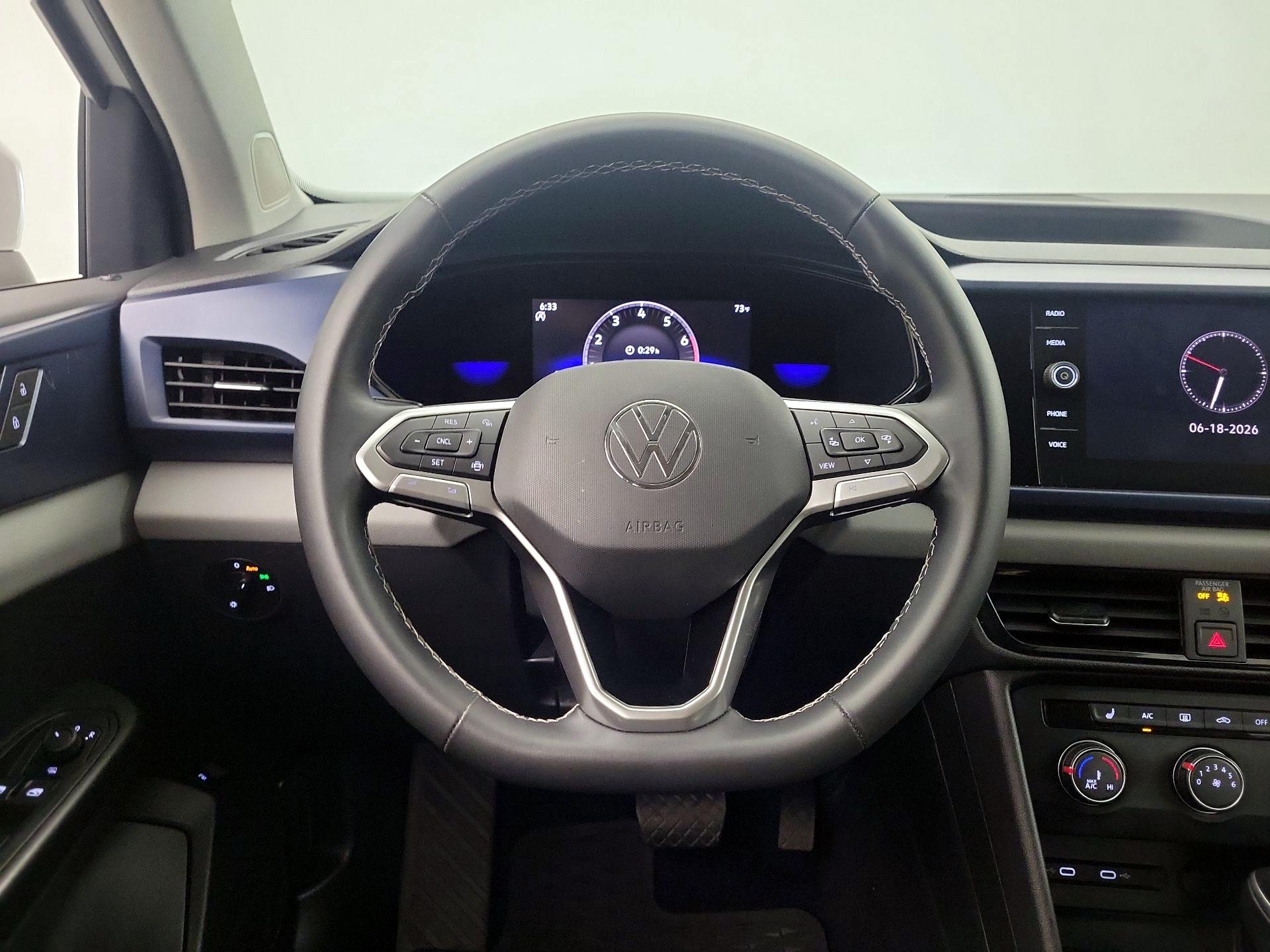 Thumbnail: 2022 Volkswagen Taos - 10