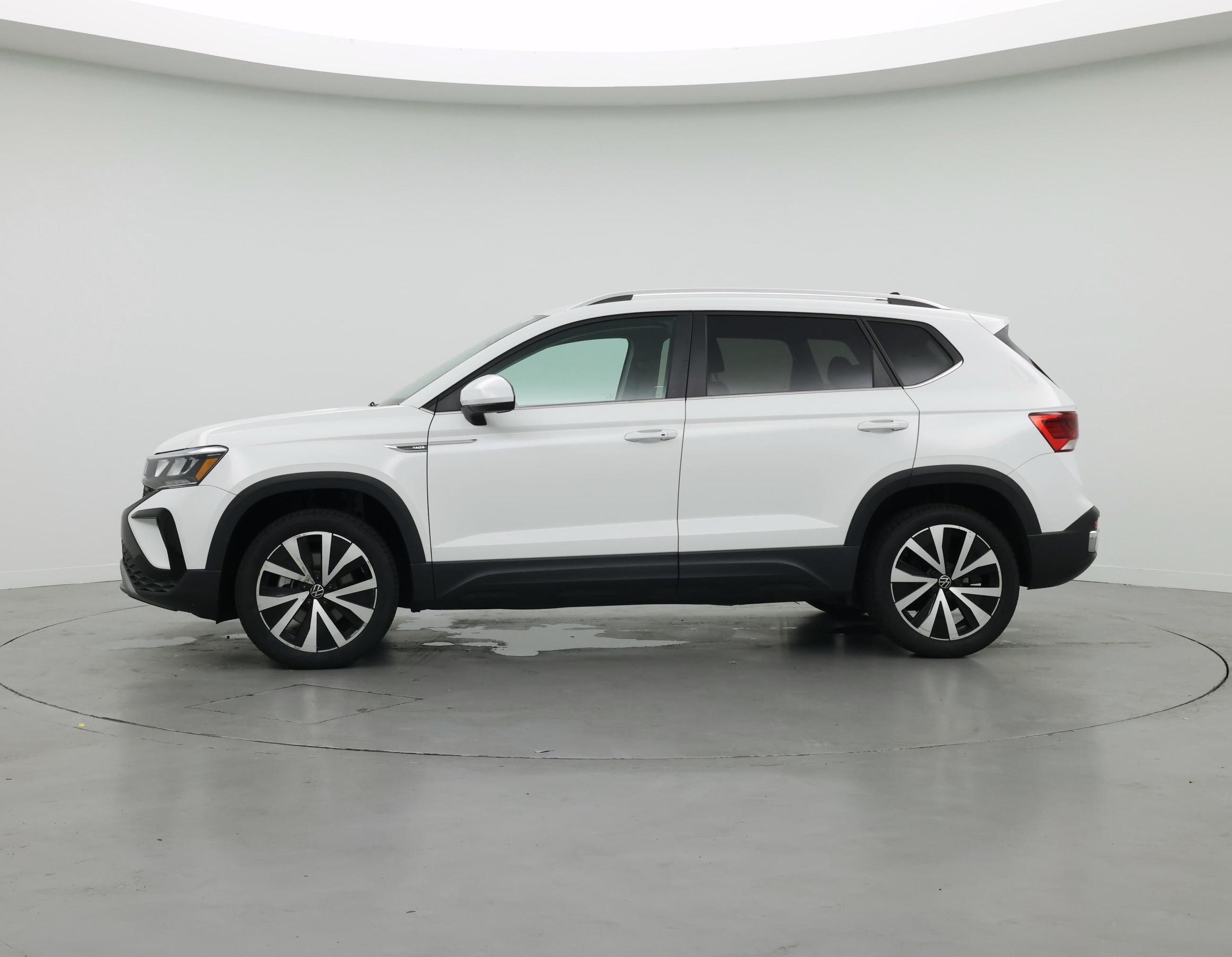 Thumbnail: 2022 Volkswagen Taos - 3