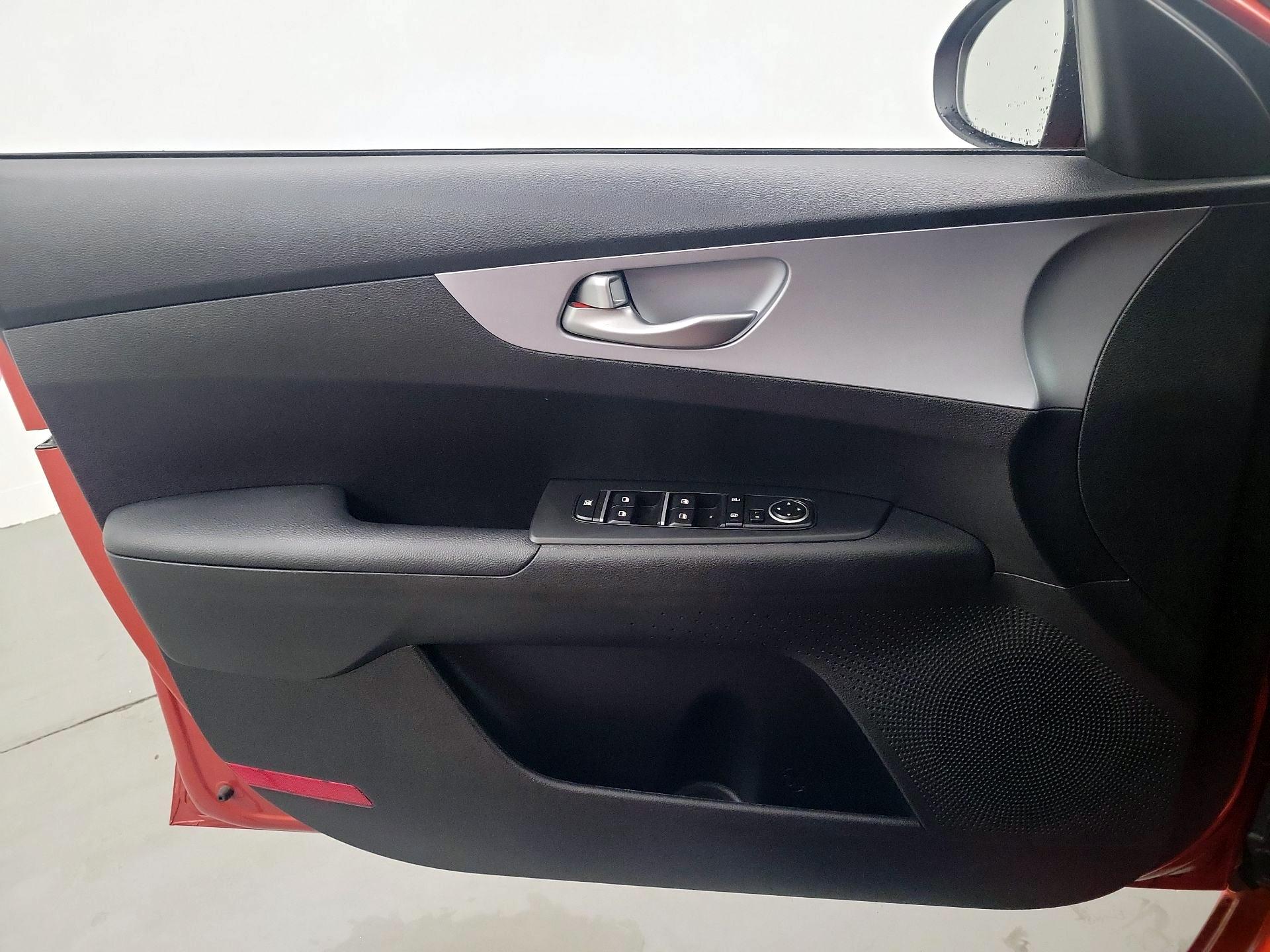 Thumbnail: 2023 Kia Forte - 12