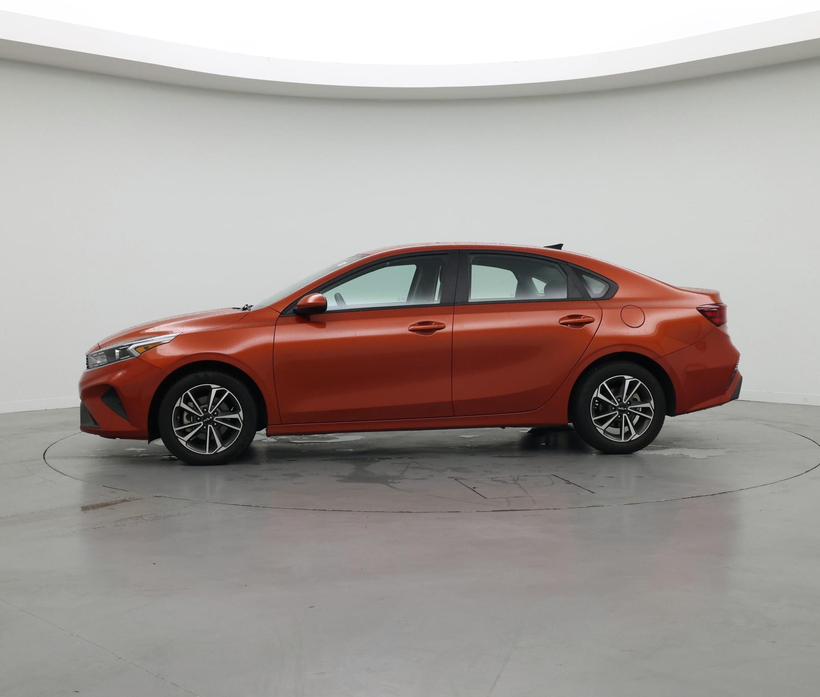 Thumbnail: 2023 Kia Forte - 3