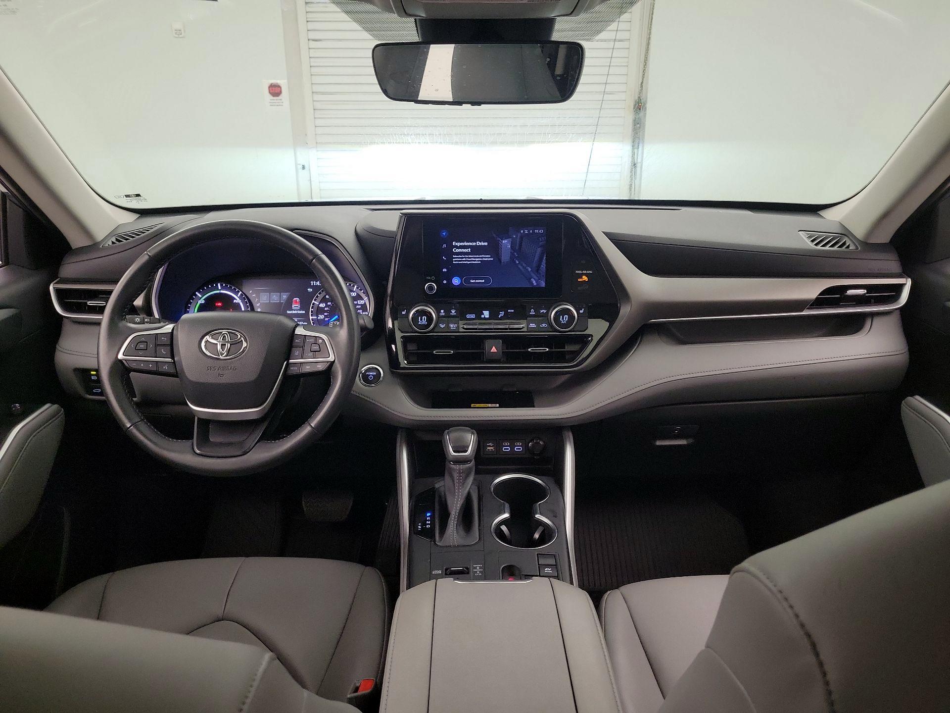 Thumbnail: 2023 Toyota Highlander - 9
