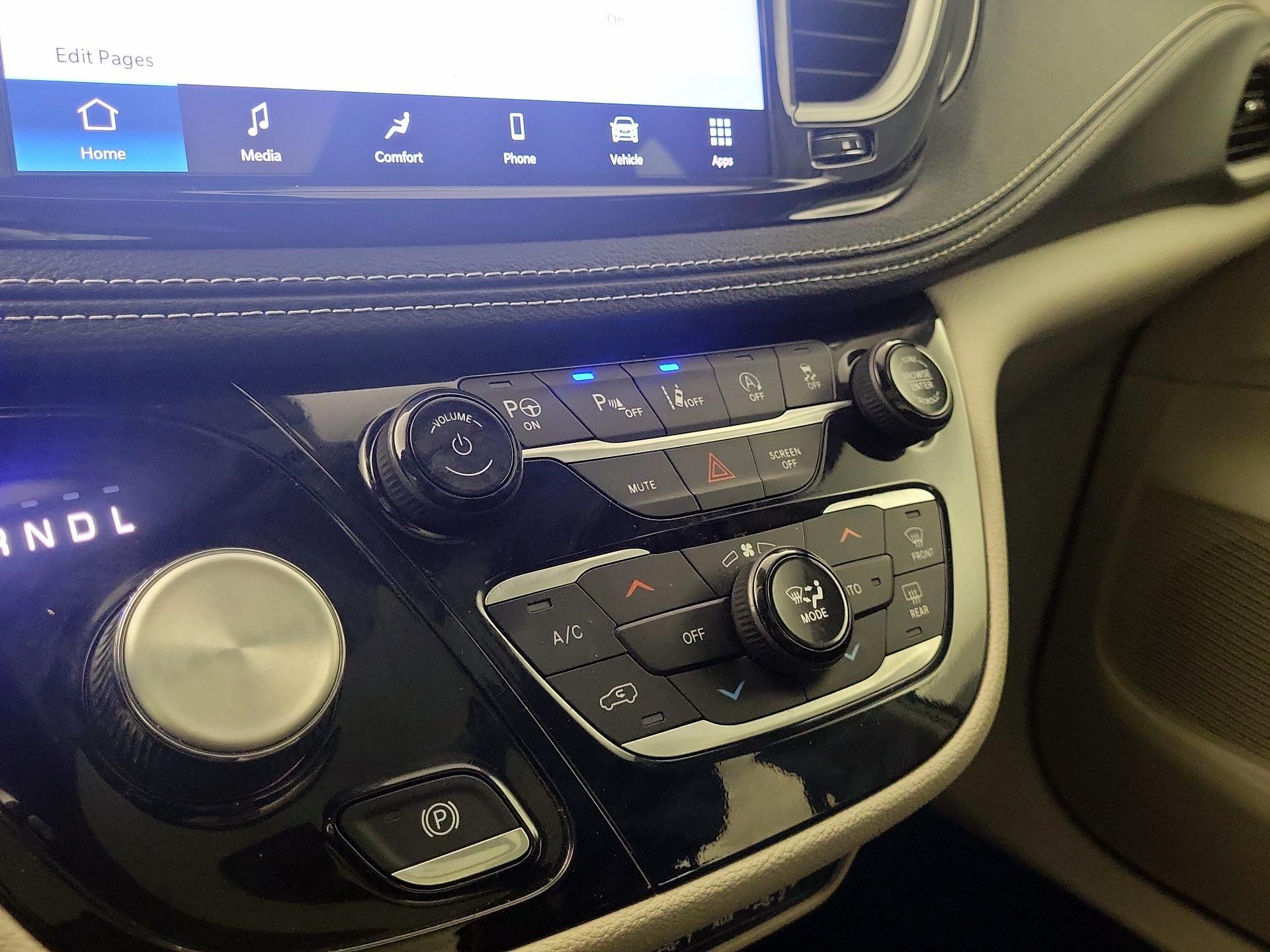 Thumbnail: 2024 Chrysler Pacifica - 16