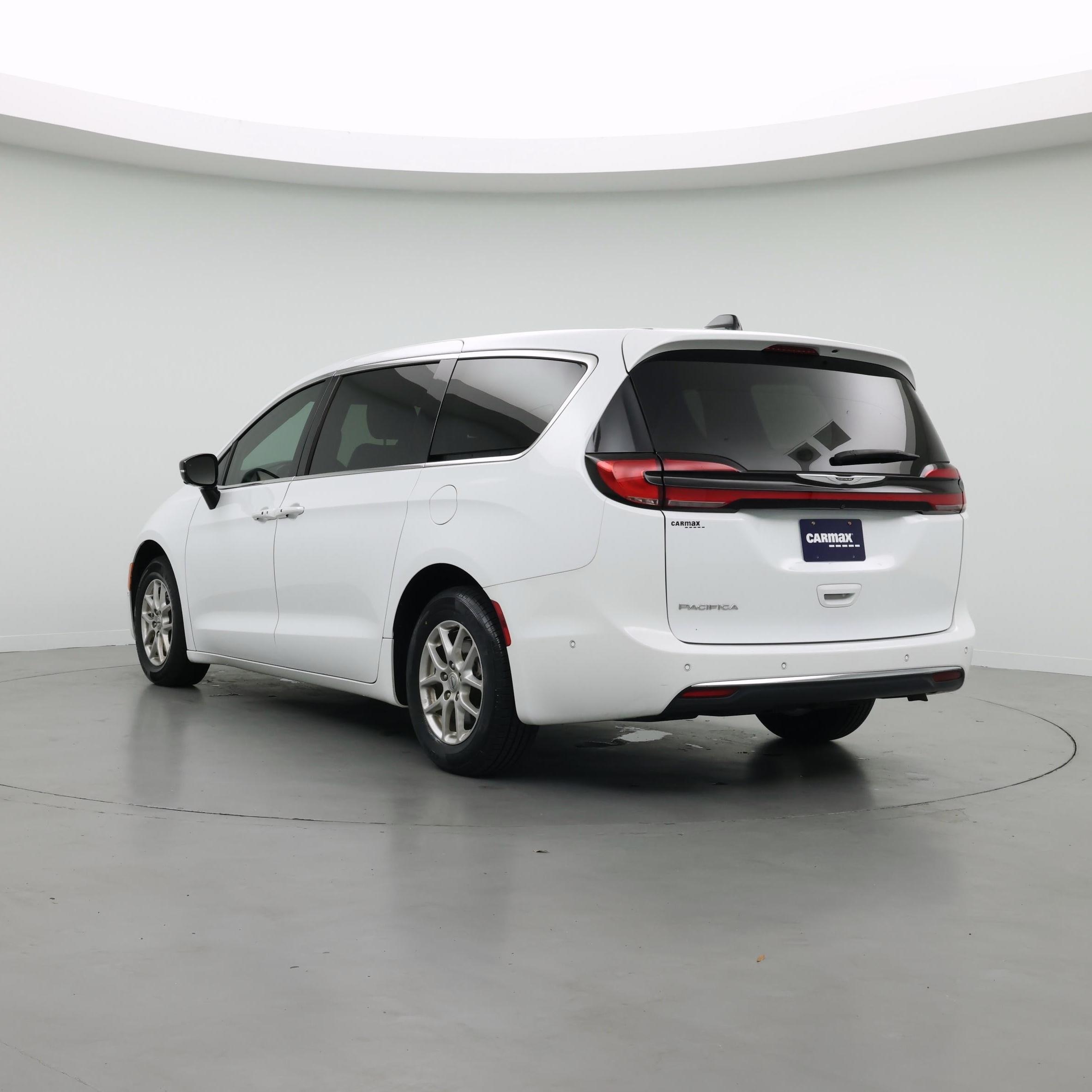 Thumbnail: 2024 Chrysler Pacifica - 2