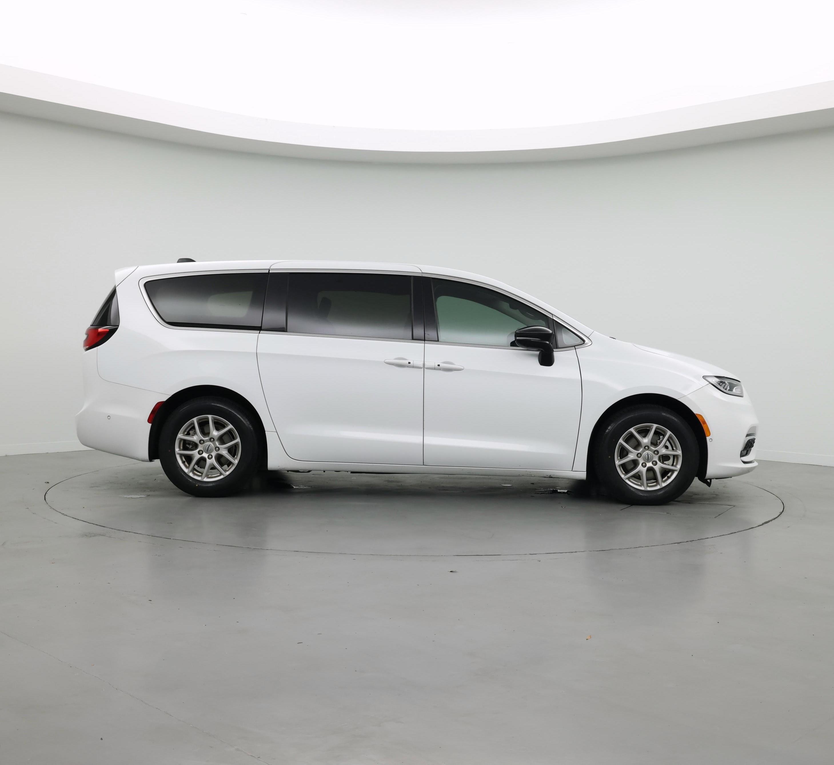 Thumbnail: 2024 Chrysler Pacifica - 7