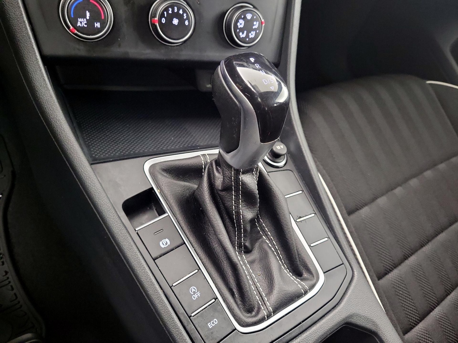2024 Volkswagen Jetta Sport - Photo 18