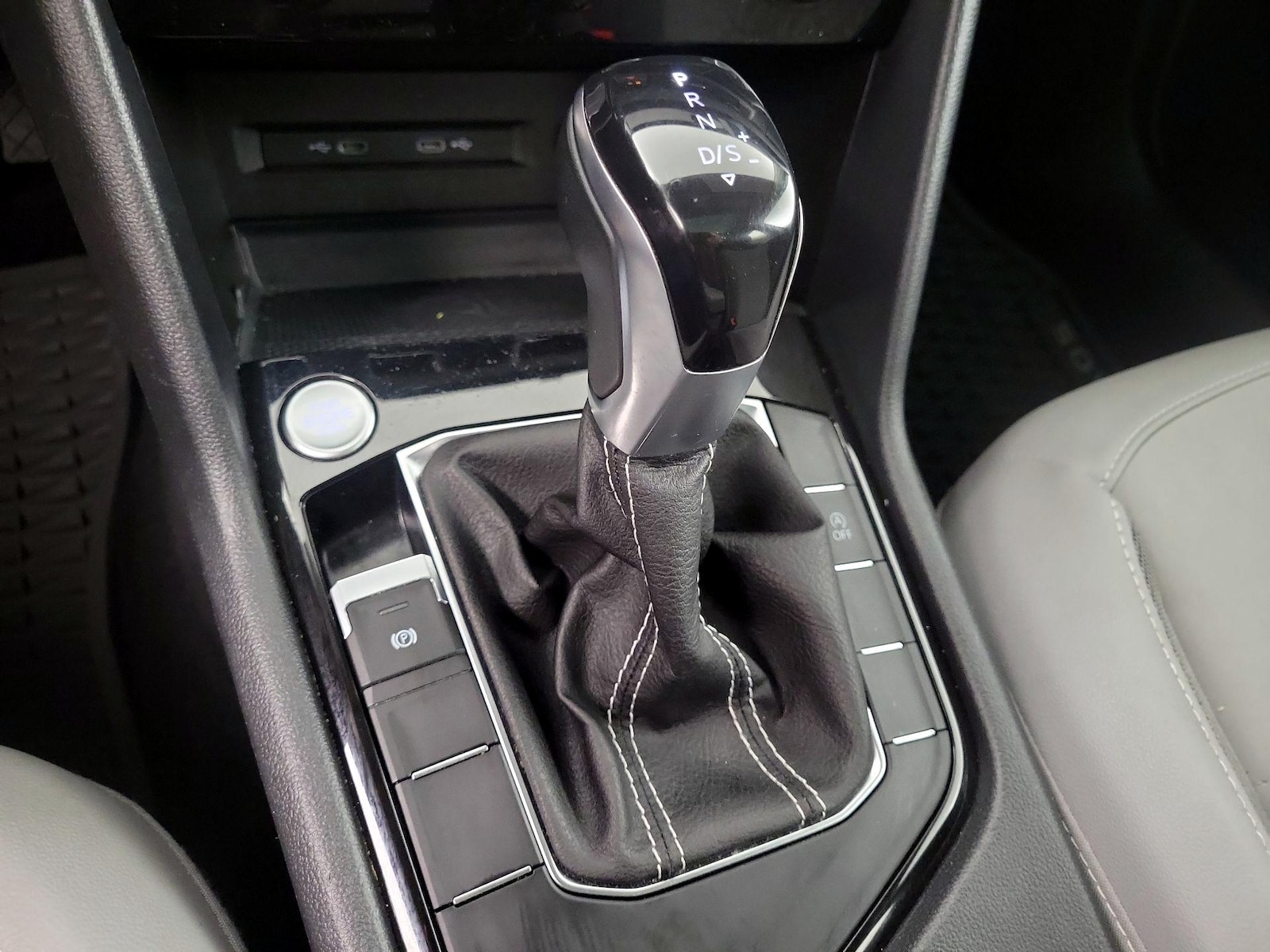 2023 Volkswagen Taos SE - Photo 16
