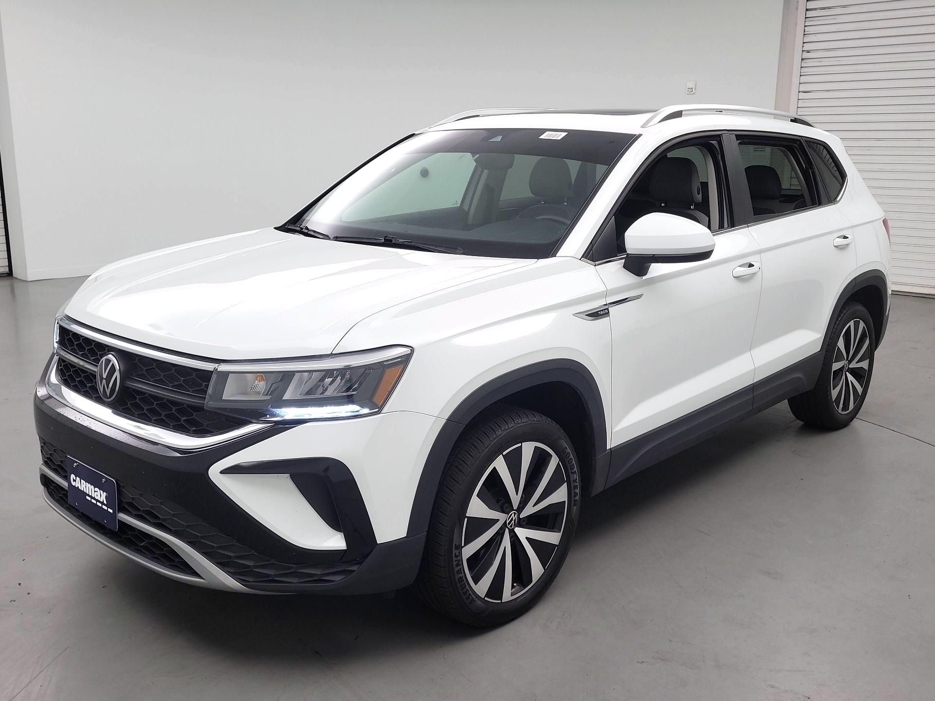 Thumbnail: 2023 Volkswagen Taos - 3
