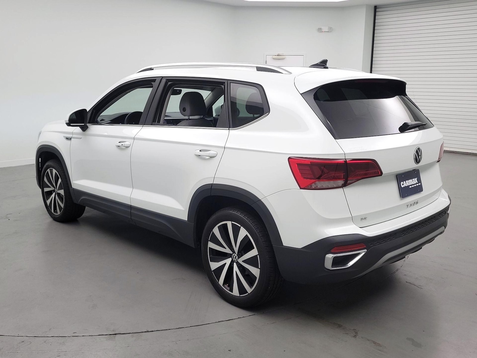 2023 Volkswagen Taos SE - Photo 8