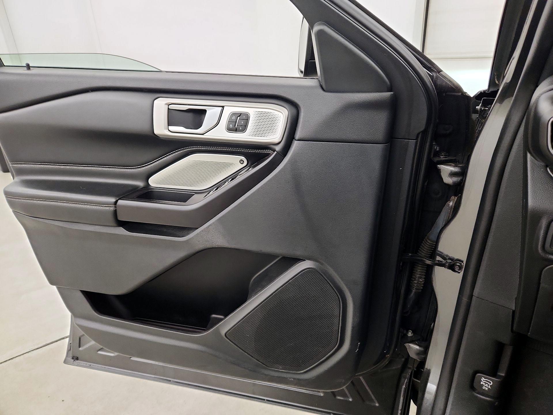 Thumbnail: 2020 Ford Explorer - 12