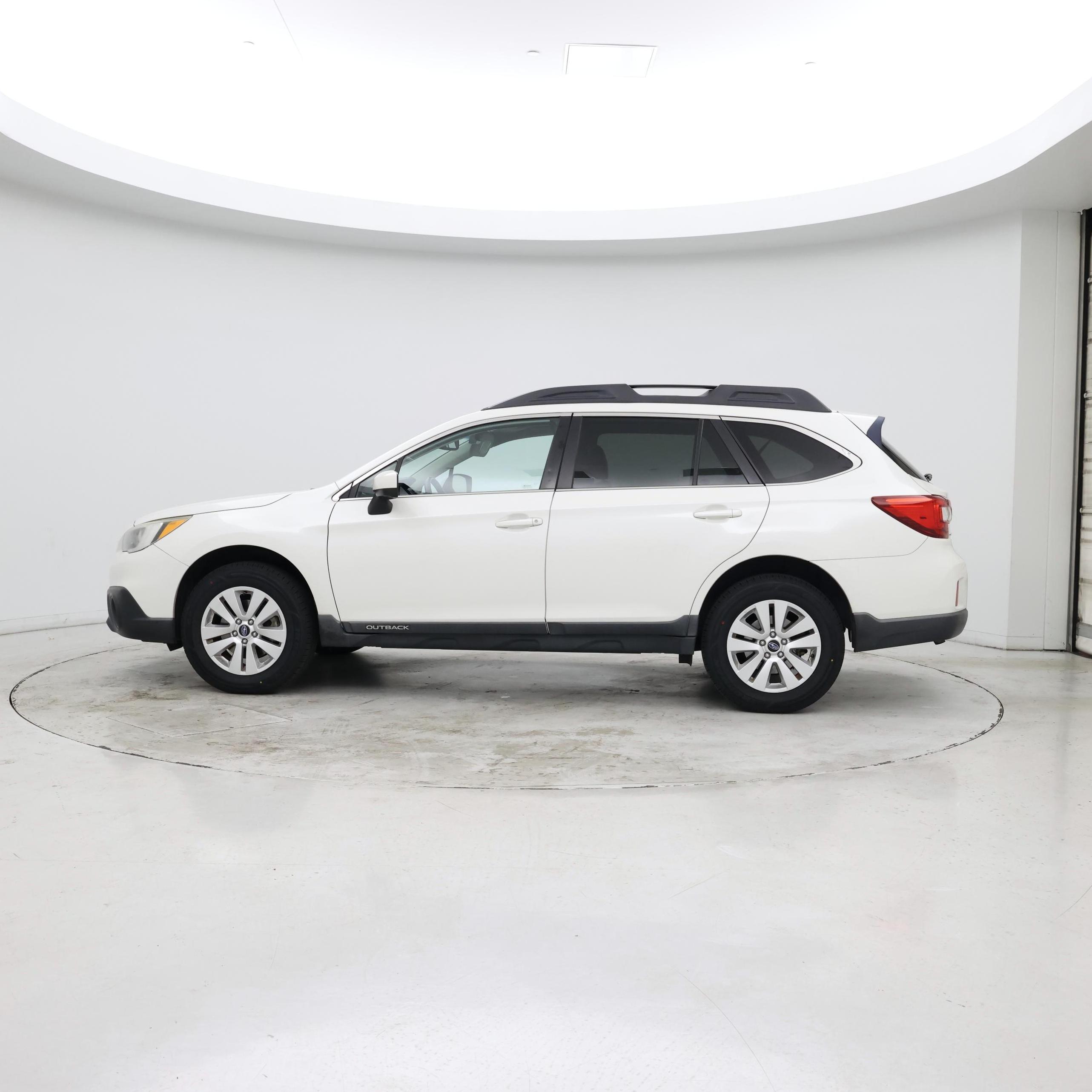 Thumbnail: 2016 Subaru Outback - 2