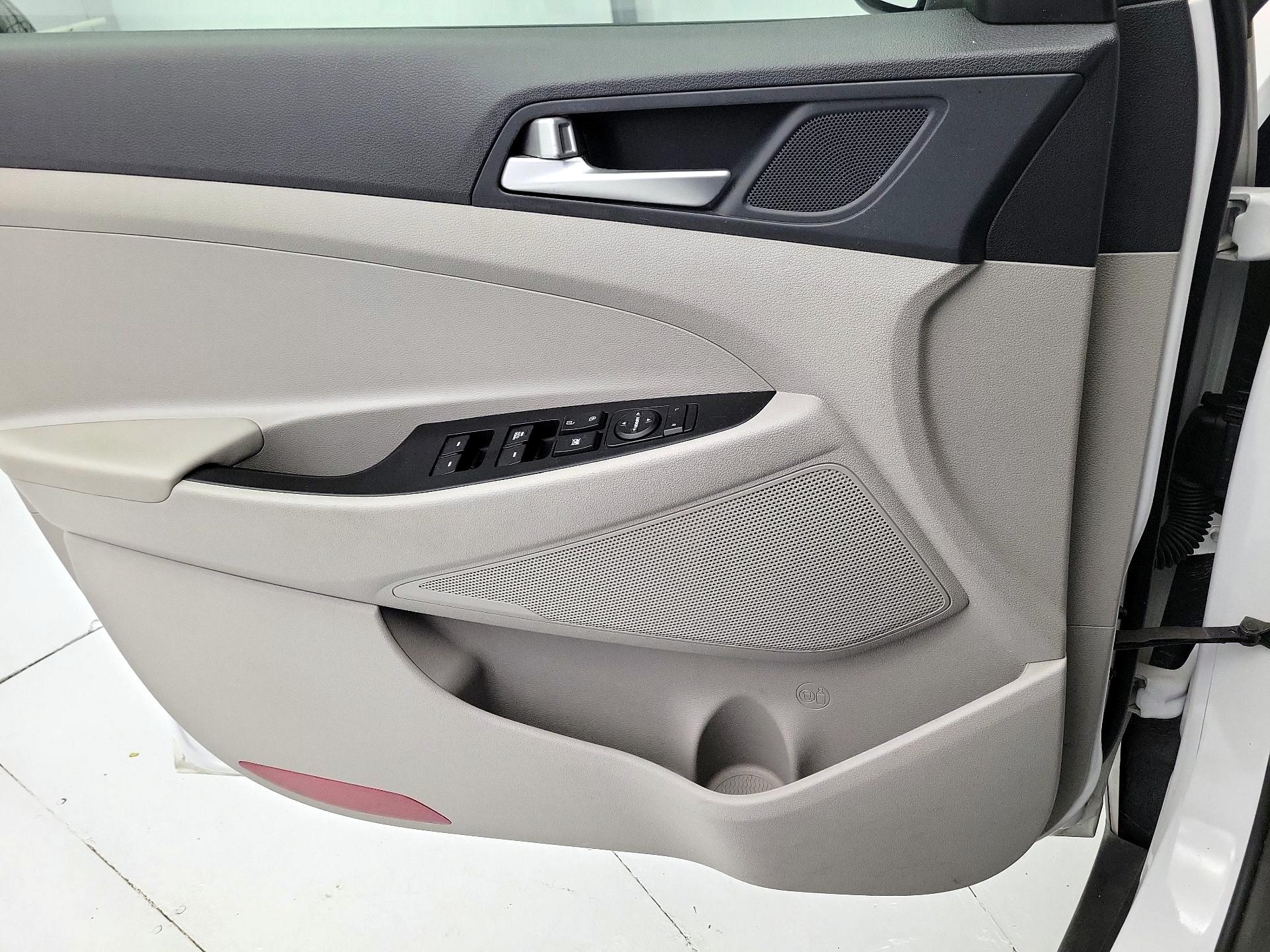 Thumbnail: 2019 Hyundai Tucson - 12