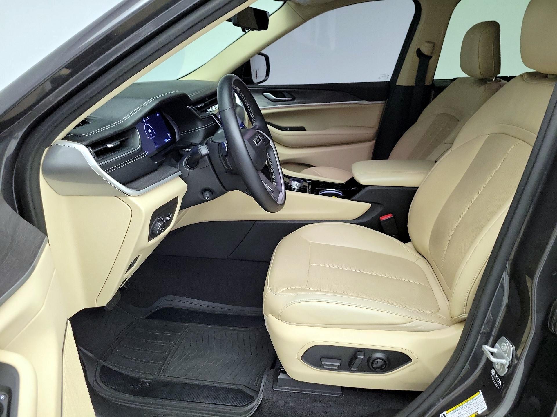 Thumbnail: 2022 Jeep Grand Cherokee - 11