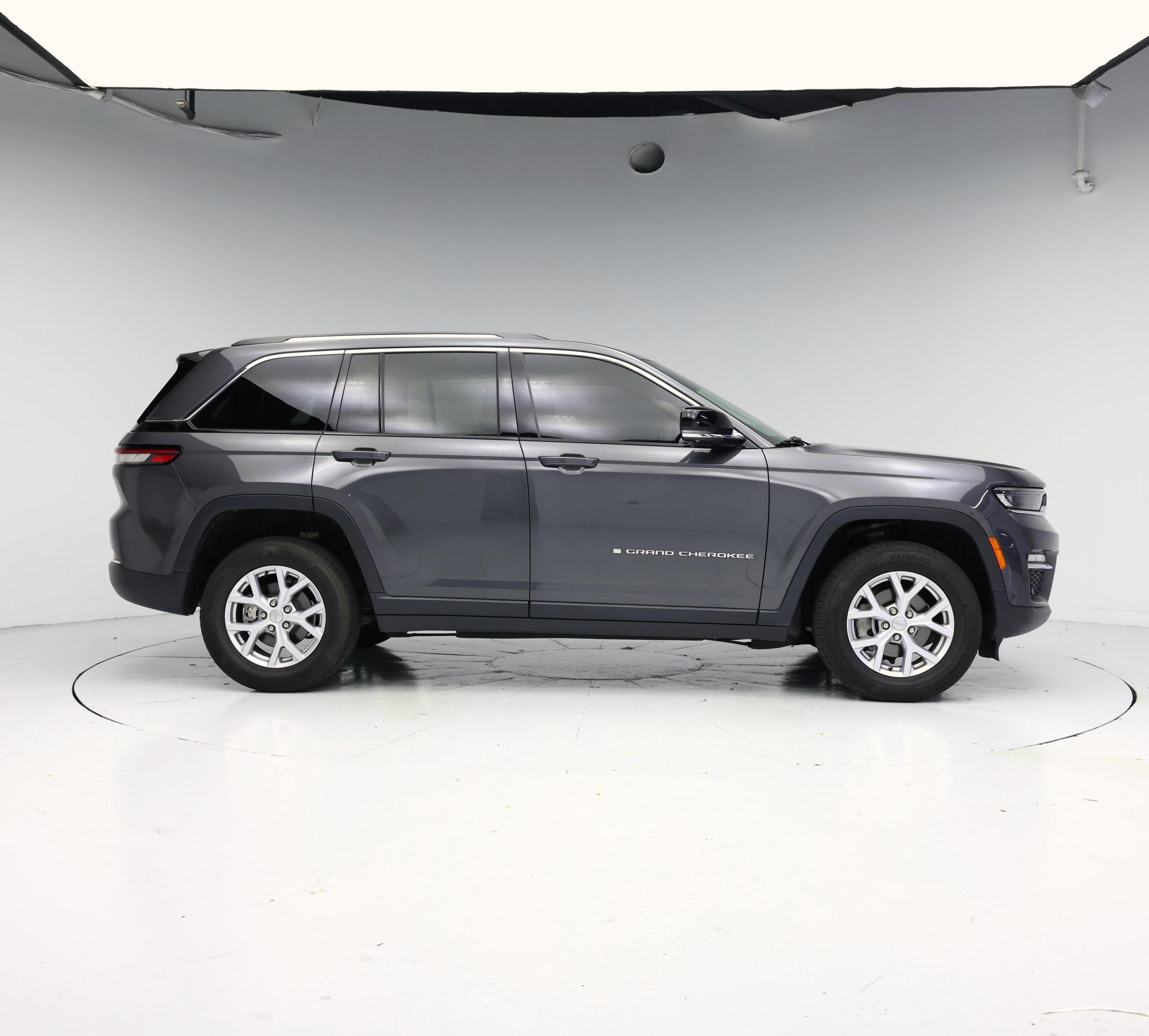 Thumbnail: 2022 Jeep Grand Cherokee - 7