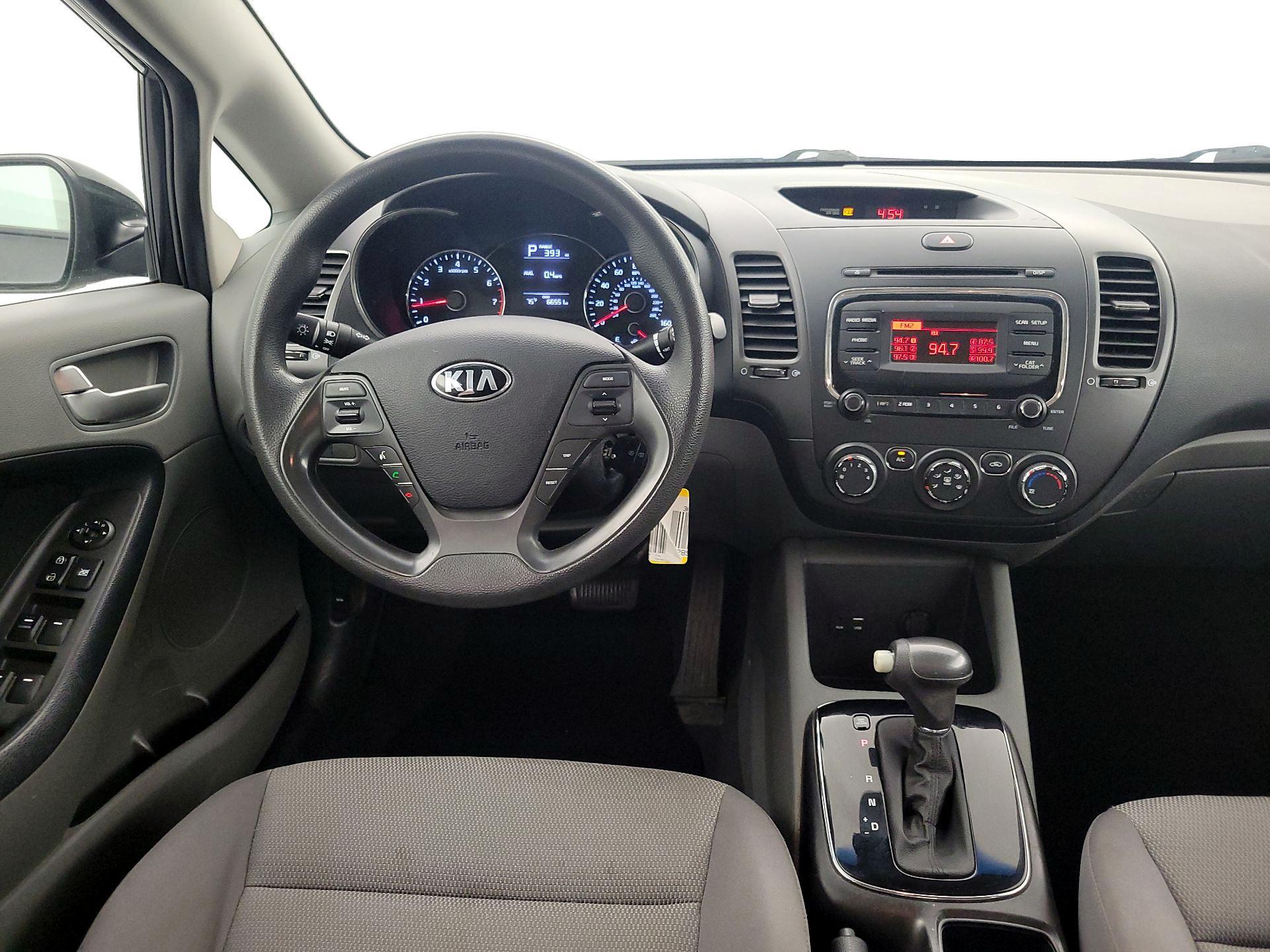 Thumbnail: 2017 Kia Forte - 10