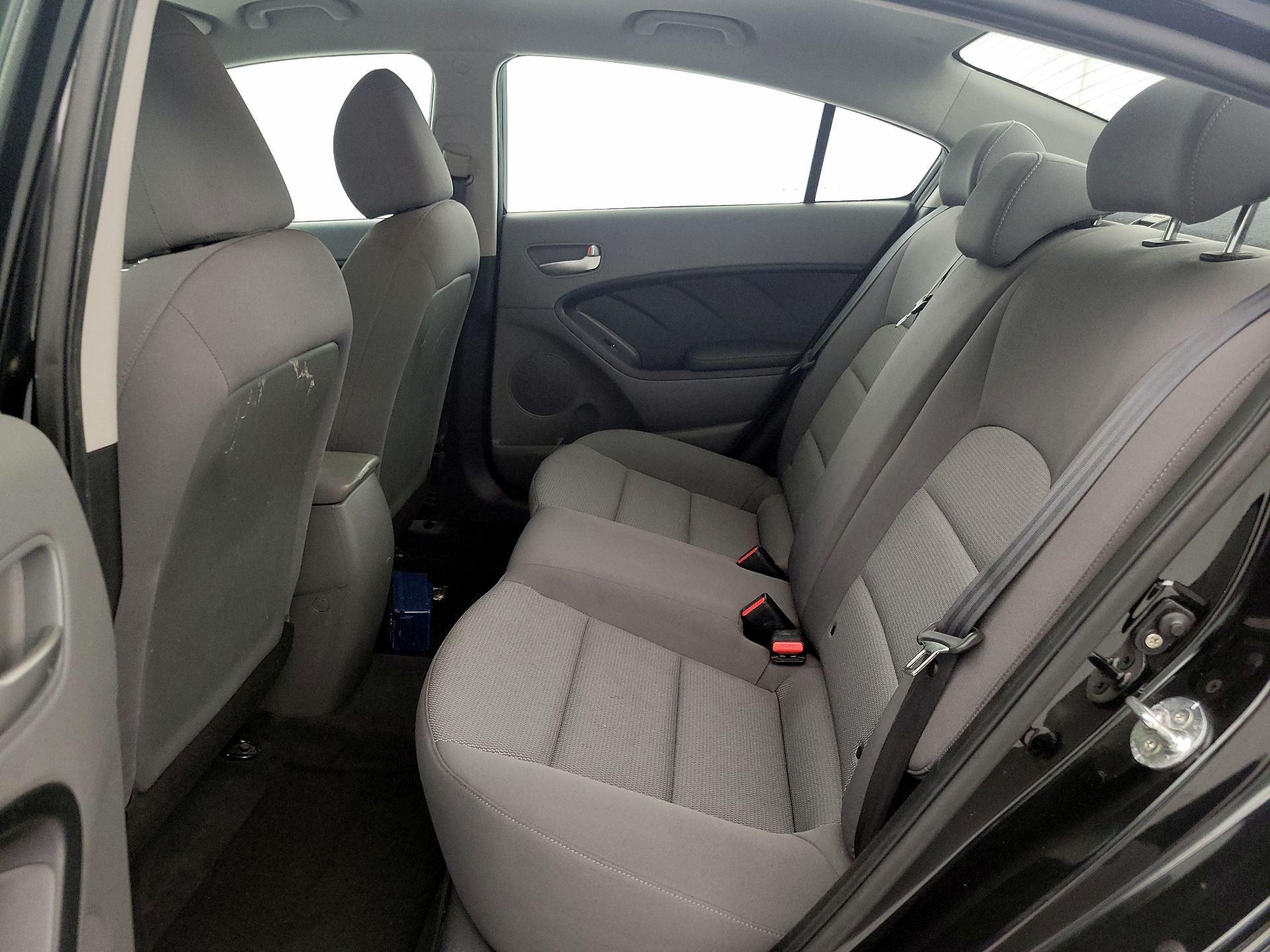 Thumbnail: 2017 Kia Forte - 18