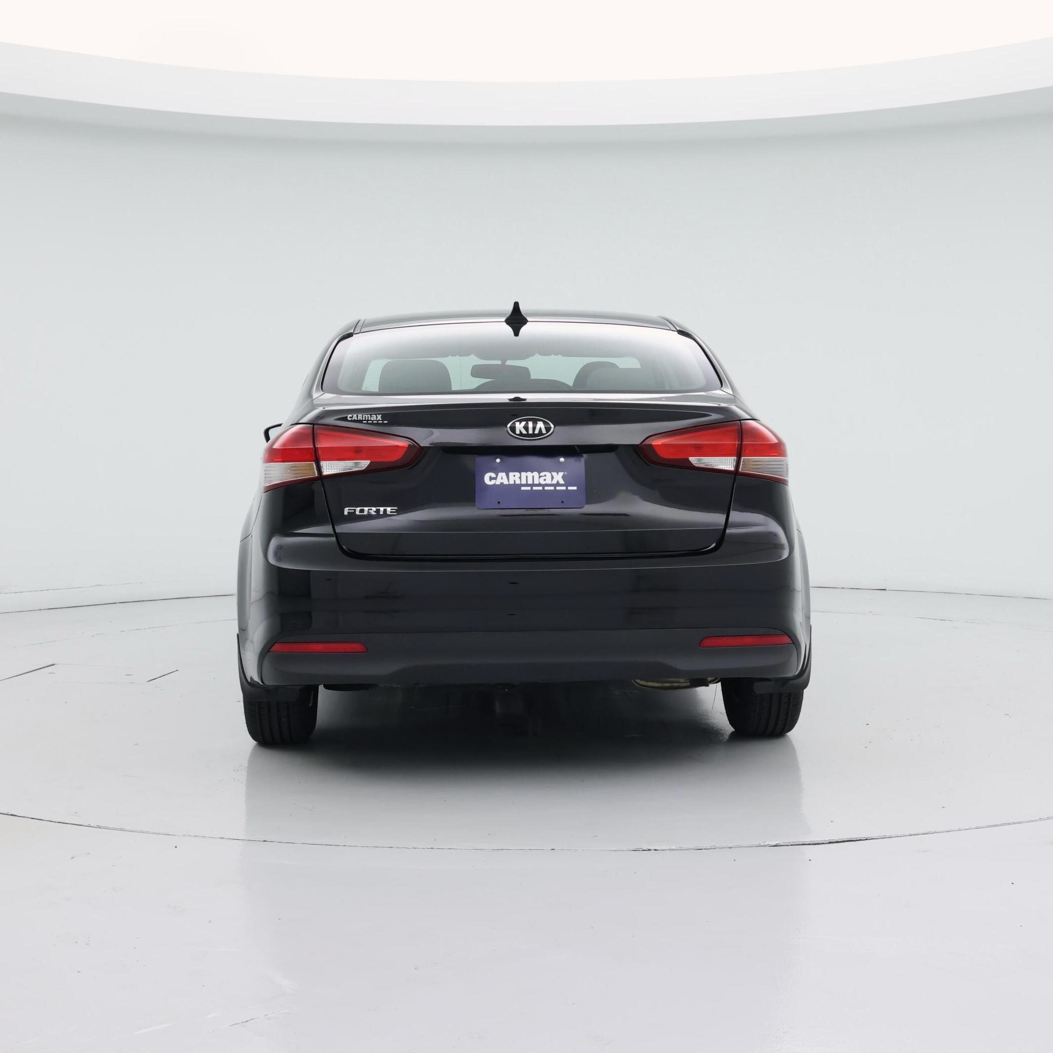Thumbnail: 2017 Kia Forte - 6