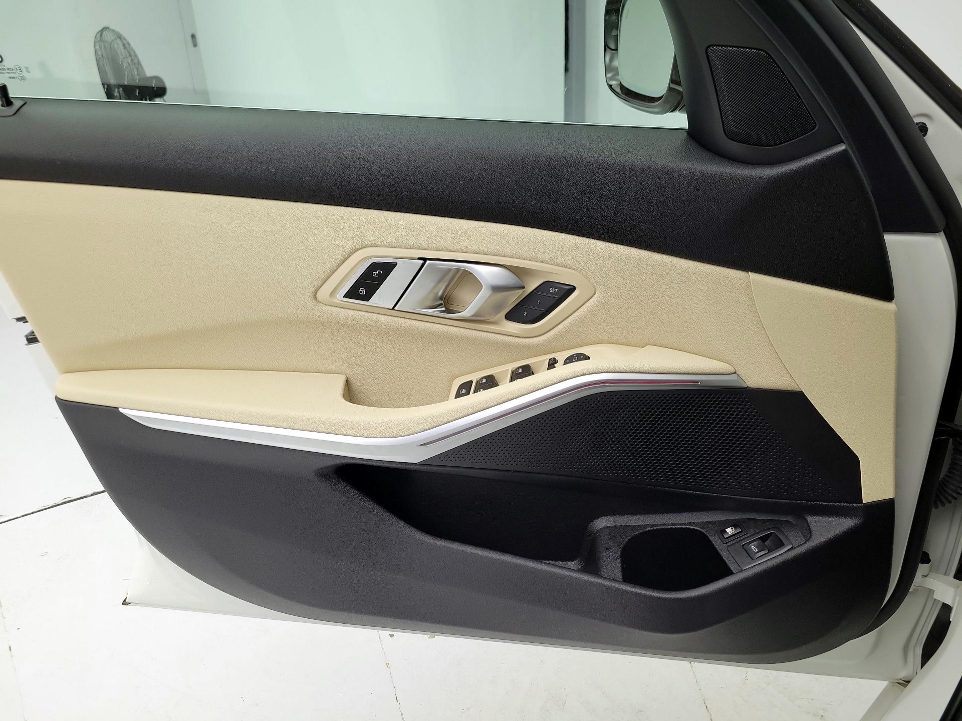 Thumbnail: 2021 BMW 3 Series - 12