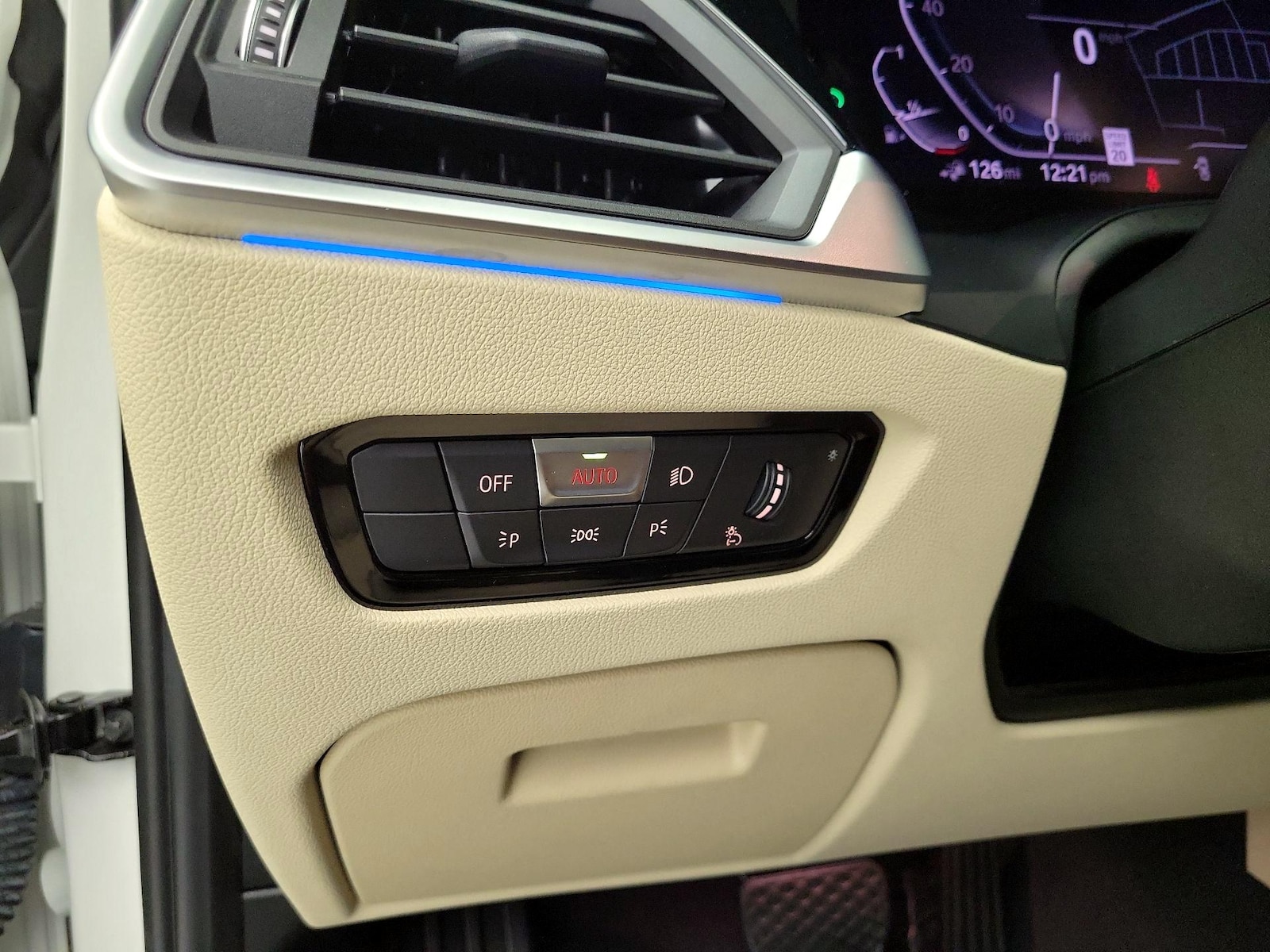 2021 BMW 3 Series 330e - Photo 14