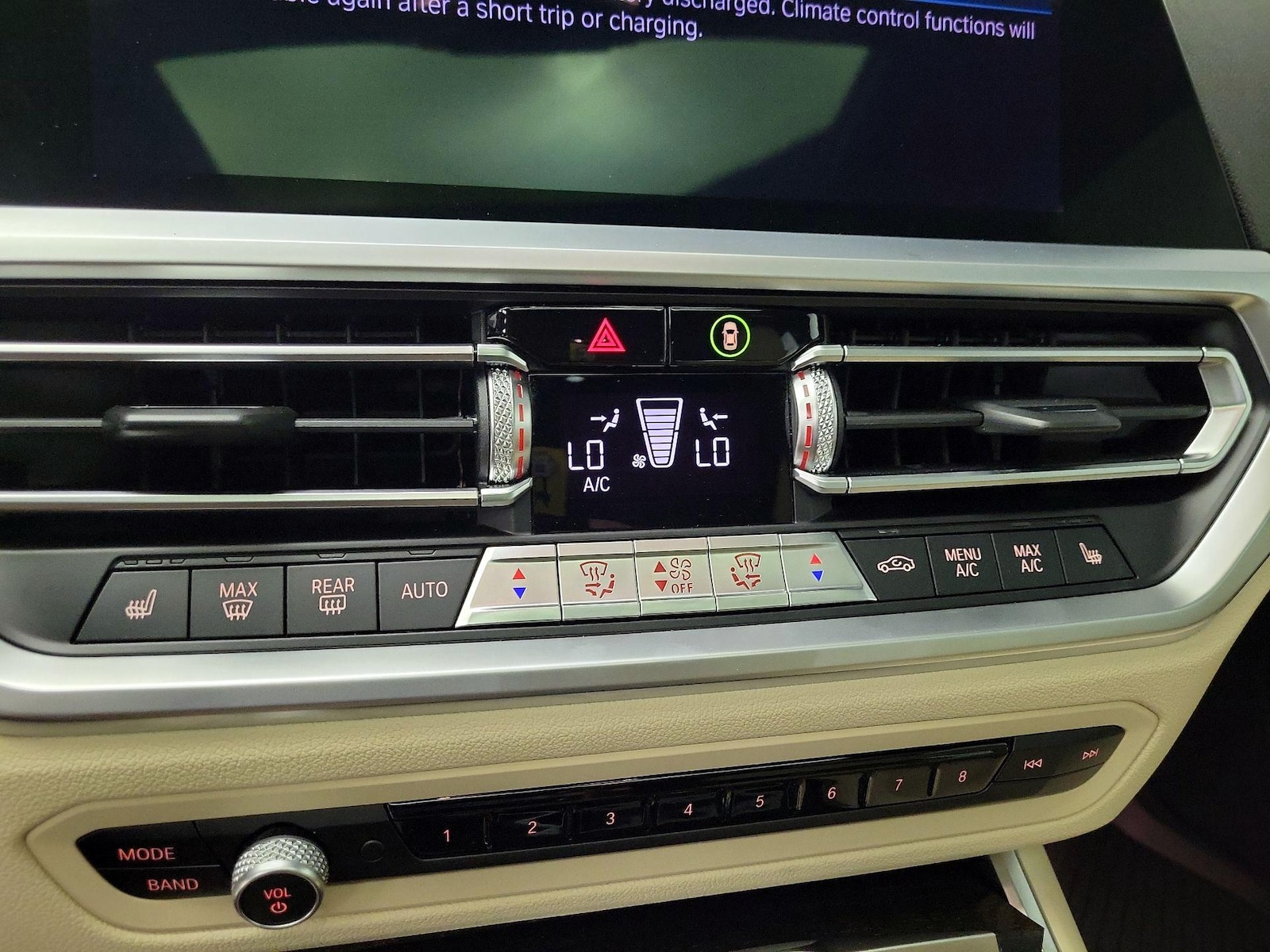 2021 BMW 3 Series 330e - Photo 18