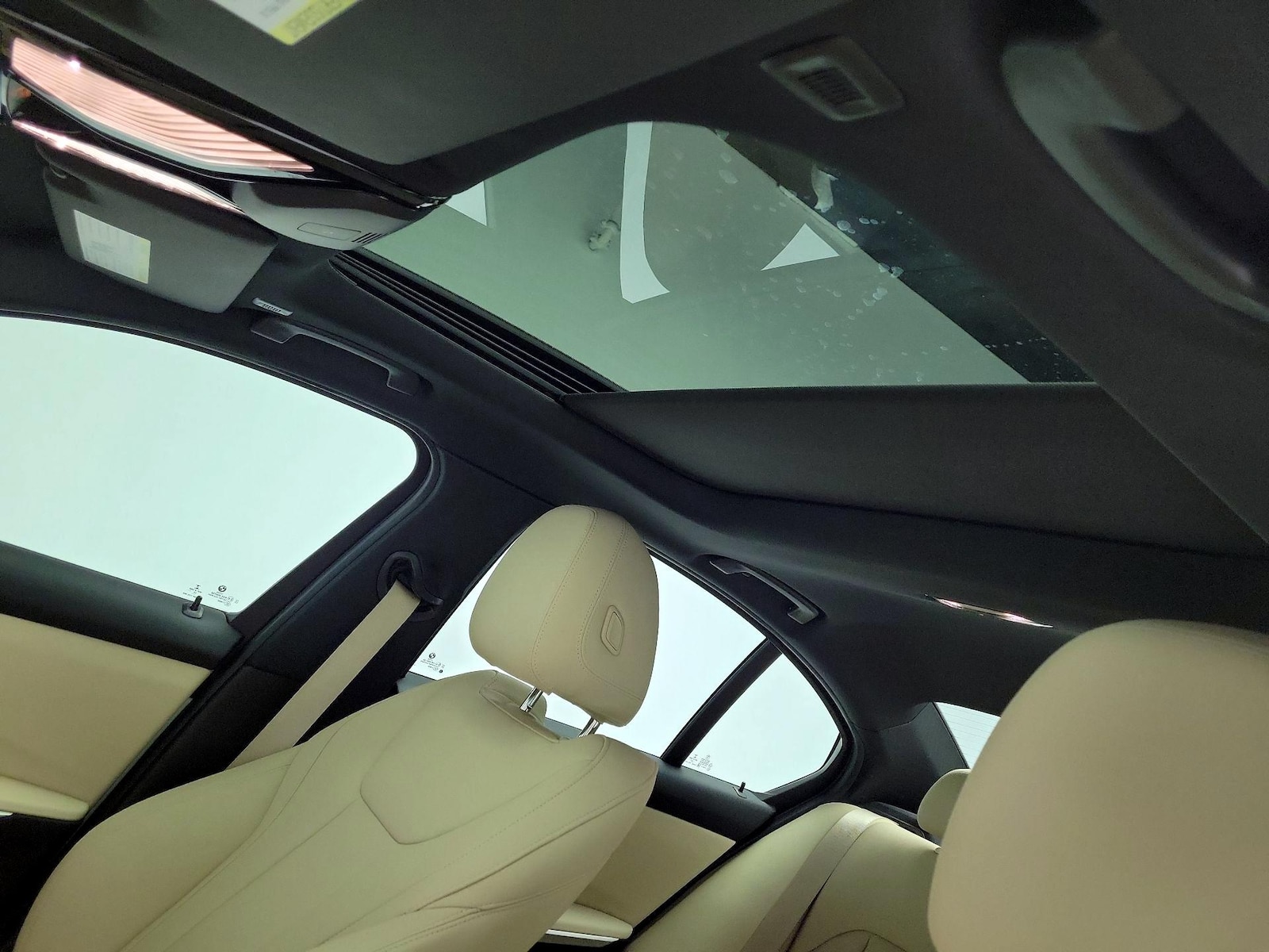 2021 BMW 3 Series 330e - Photo 21